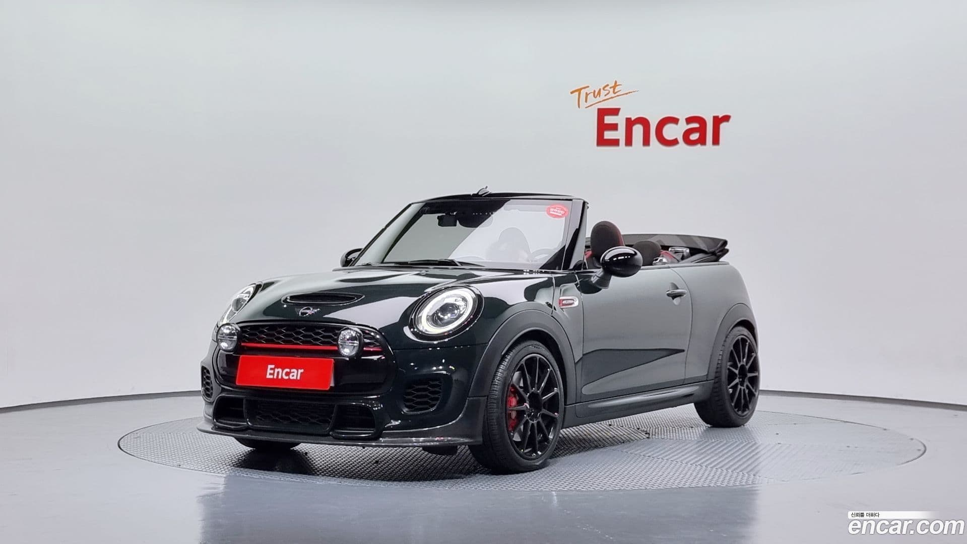 Main__Slider__Photo:Cooper Convertible Mini 2019.4-0
