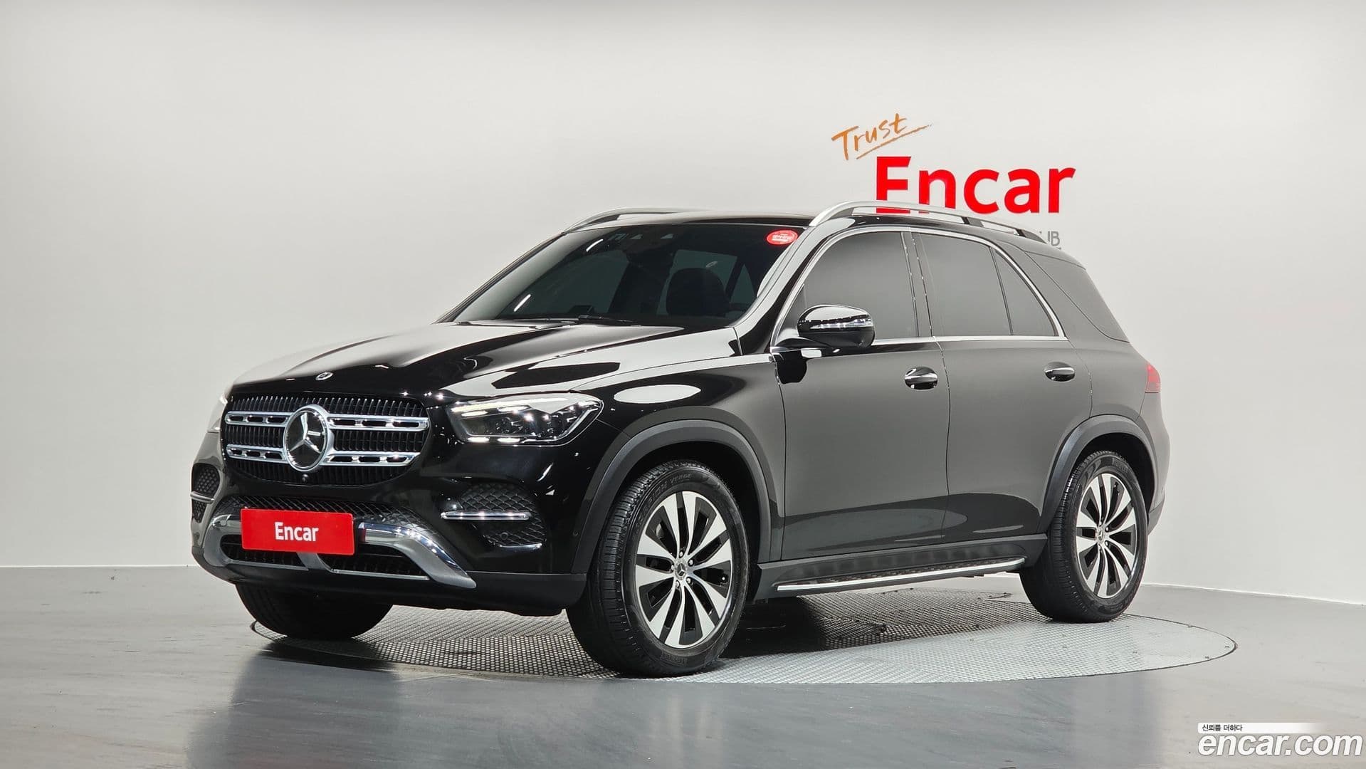 Main__Slider__Photo:GLE-Class Mercedes-Benz 2024.0-0