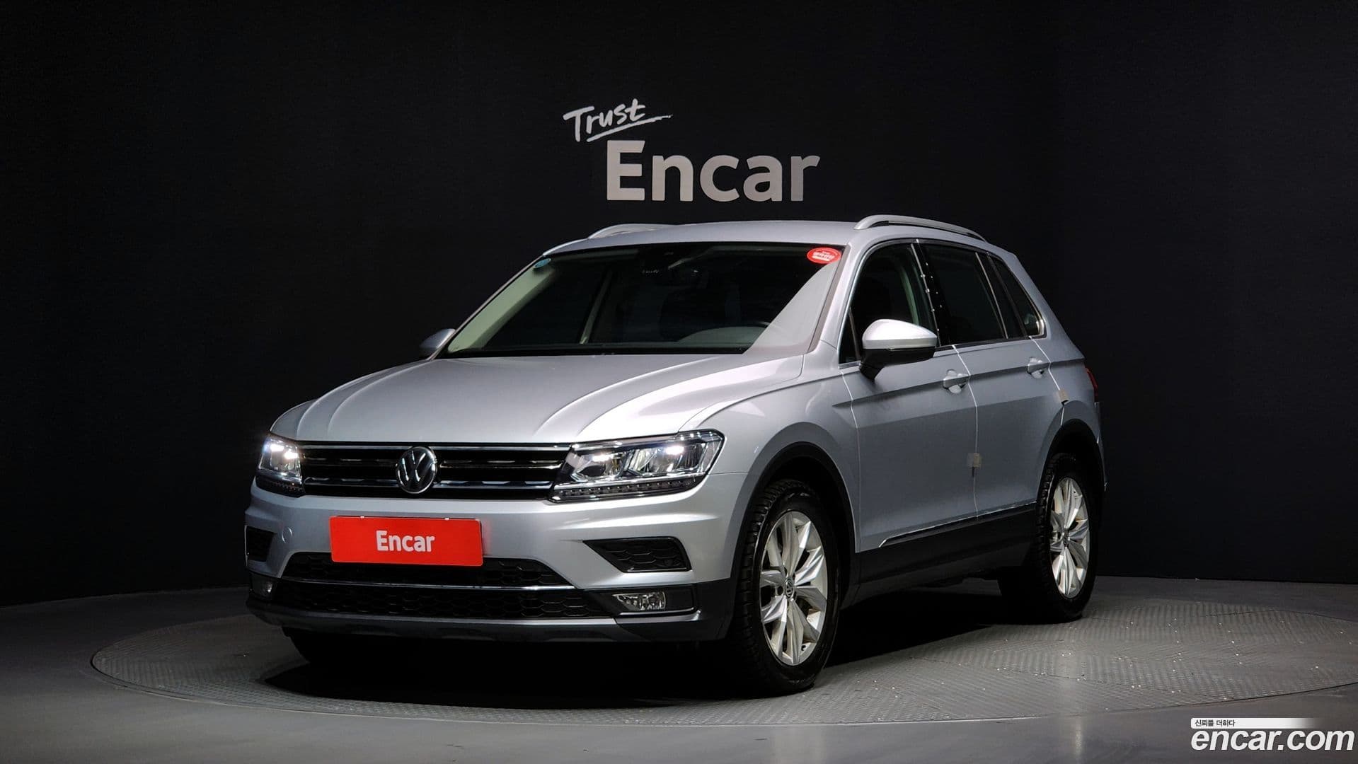 Main__Slider__Photo:Tiguan Volkswagen 2018.4-0