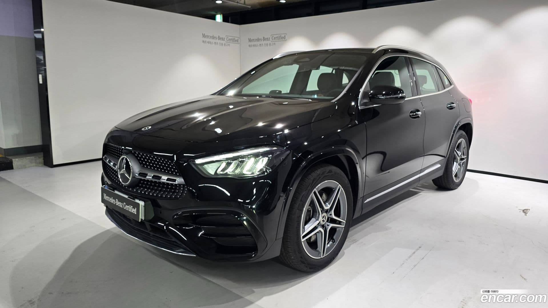 Main__Slider__Photo:GLA-Class Mercedes-Benz 2025.7-0