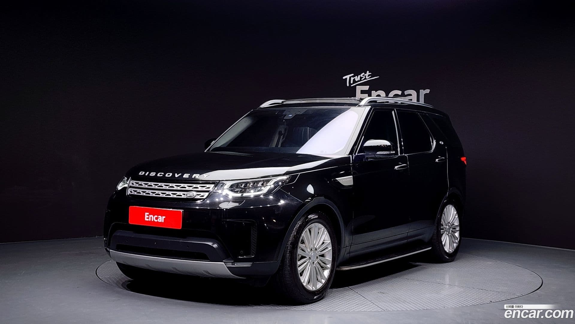 Main__Slider__Photo:Discovery Land Rover 2017.11-0