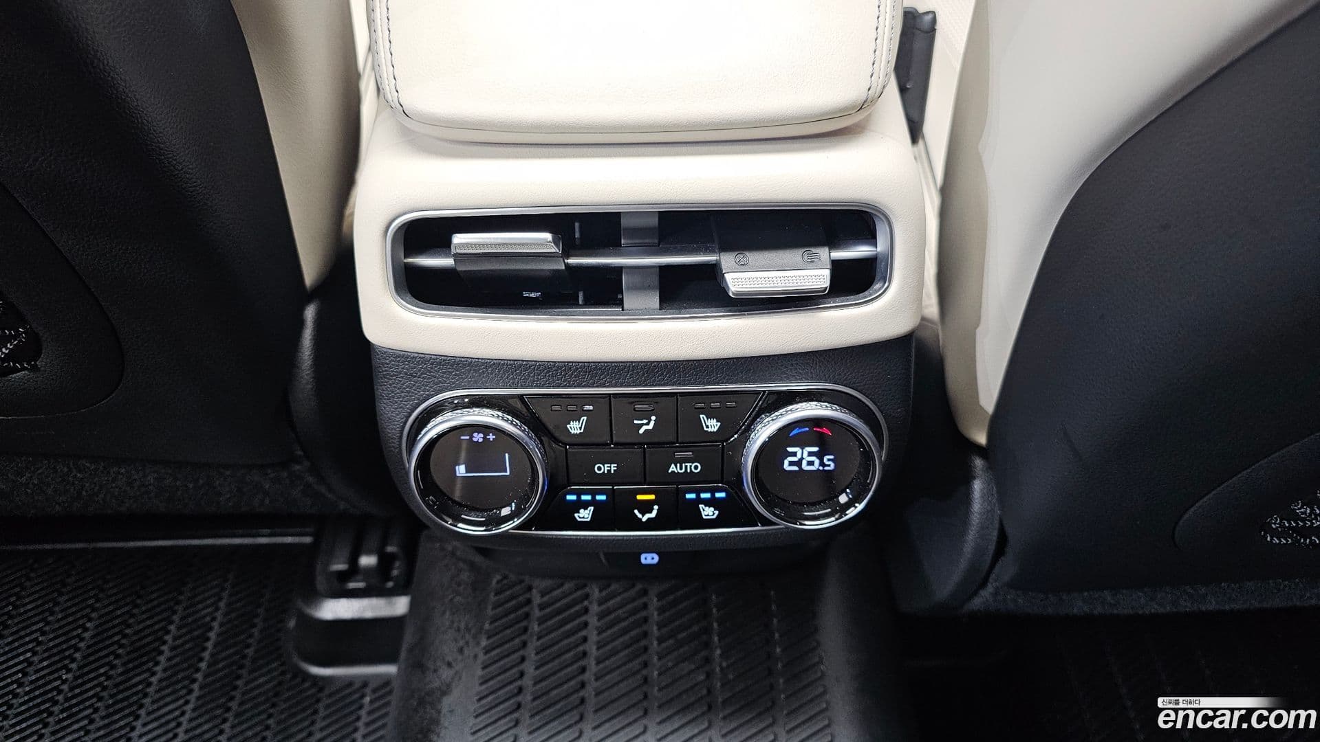 Main__Slider__Photo:GV70 Genesis 2022.0-17