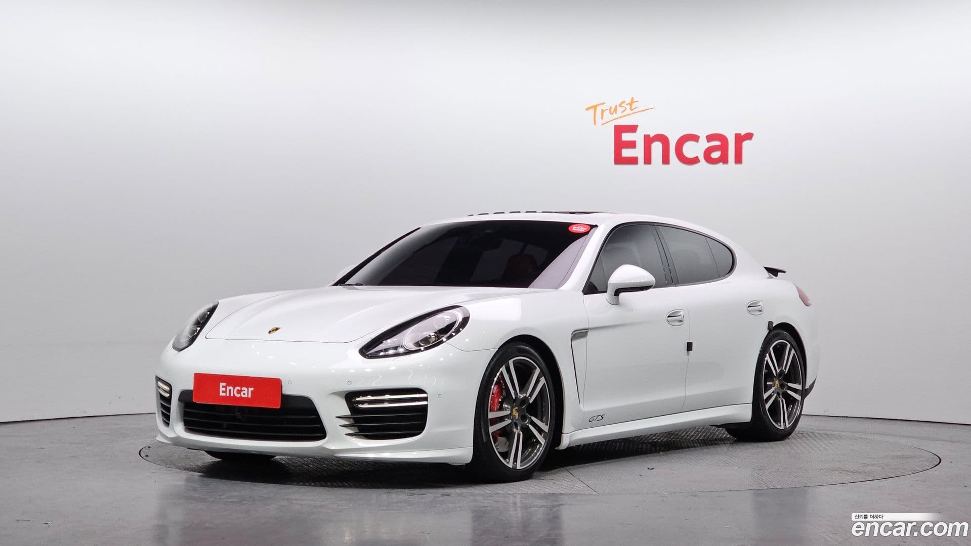 Main__Slider__Photo:Panamera Porsche 2015.6-0
