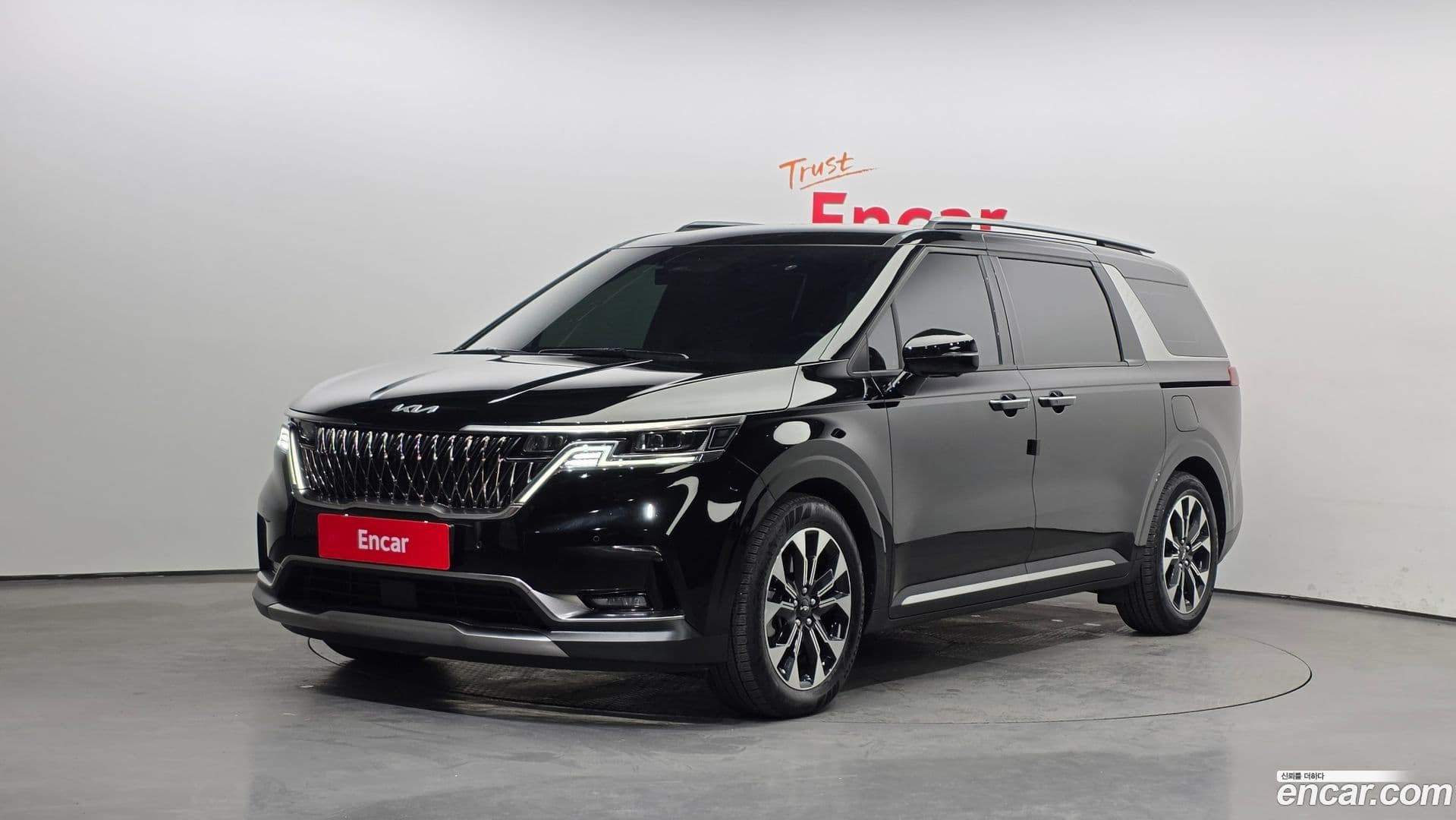 Main__Slider__Photo:Canival Kia 2022.6-0