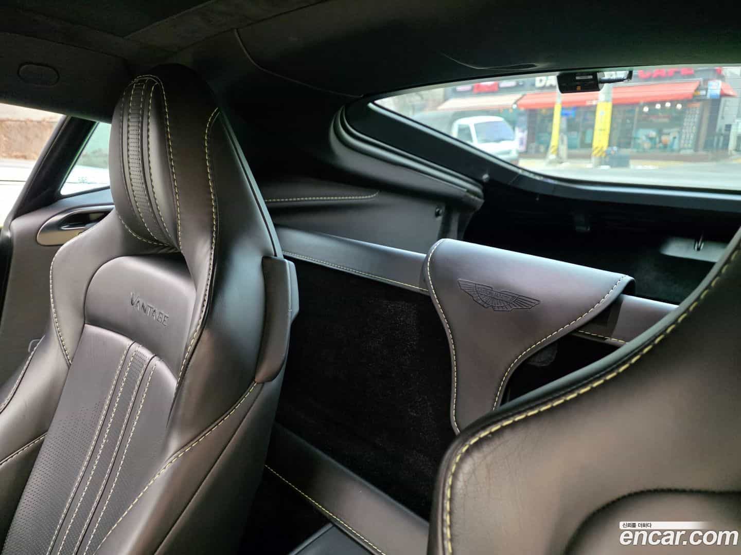 Vantage Astonmartin 2018.9-INNER-009