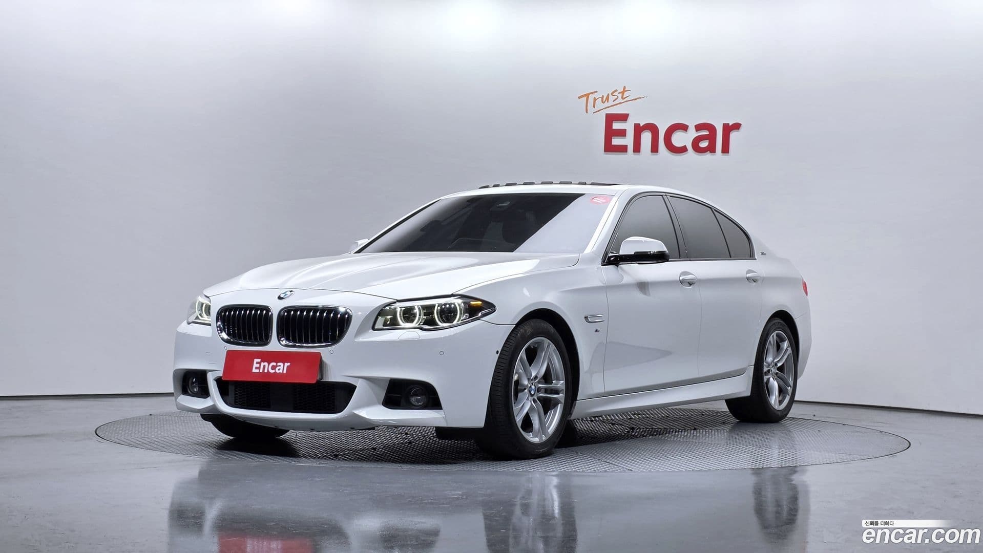 Main__Slider__Photo:5-Series BMW 2016.11-0