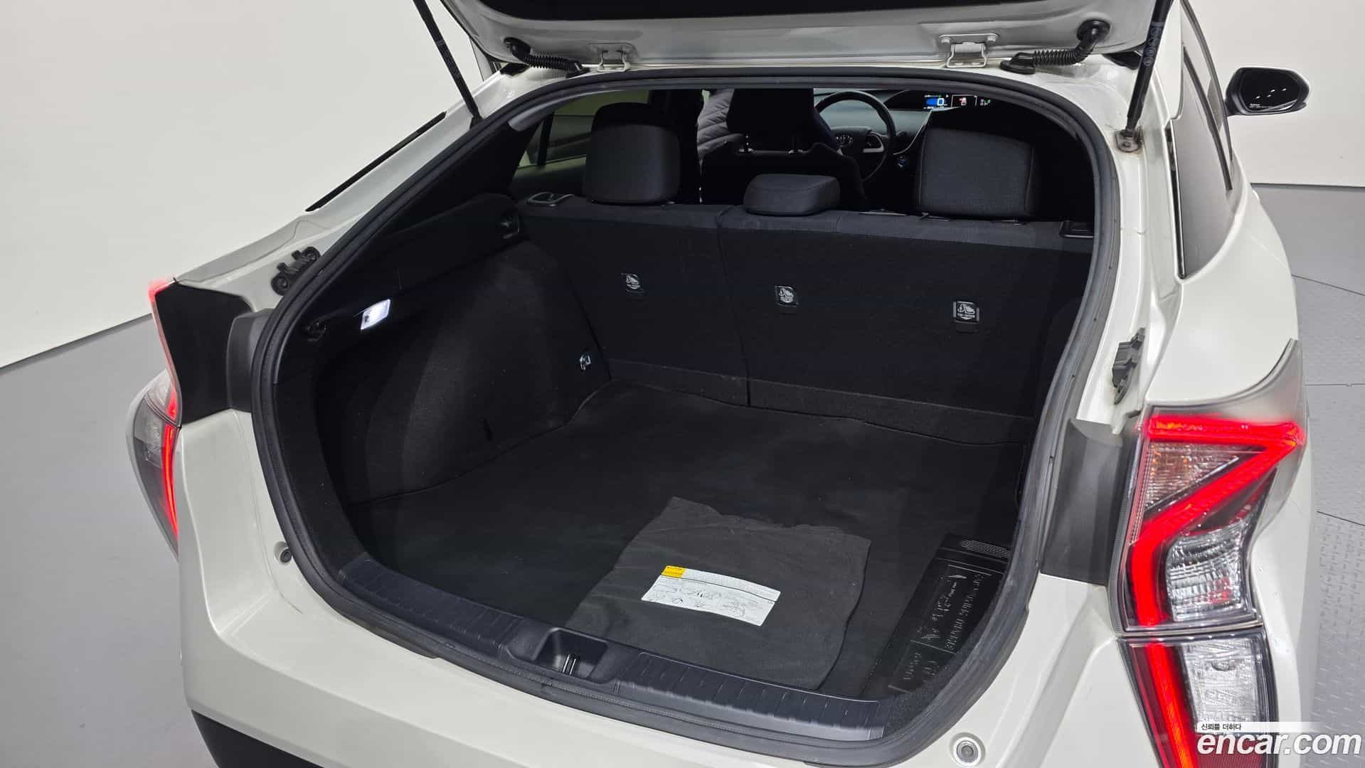 Prius Toyota 2016.6-OPTION-024