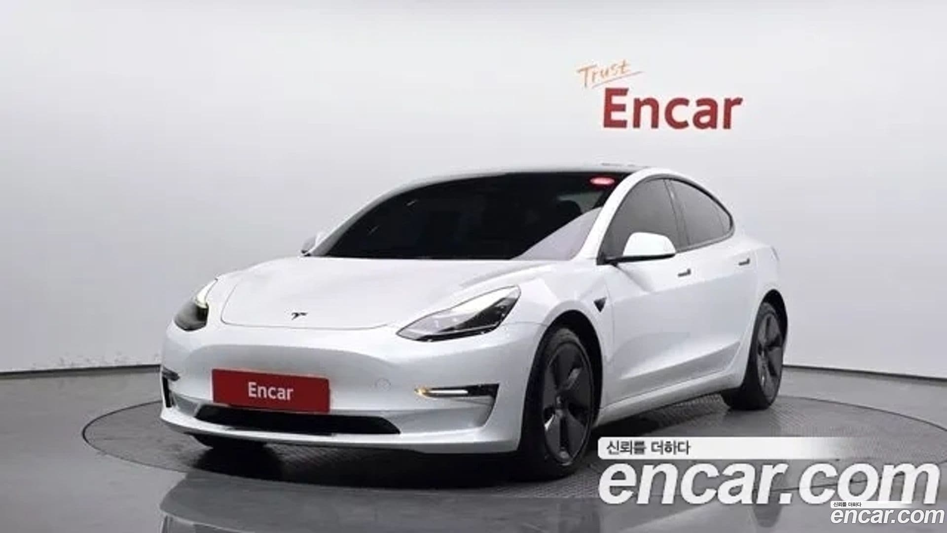 Main__Slider__Photo:Model 3 Tesla 2021.2-0