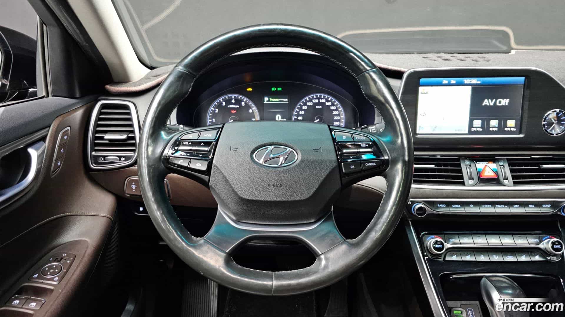 Grandeur Hyundai 2018.9-OPTION-017