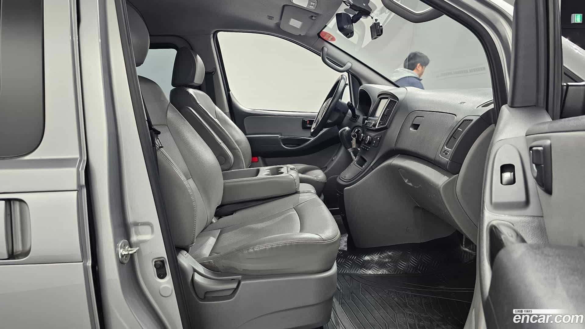 Starex Hyundai 2019.3-INNER-010