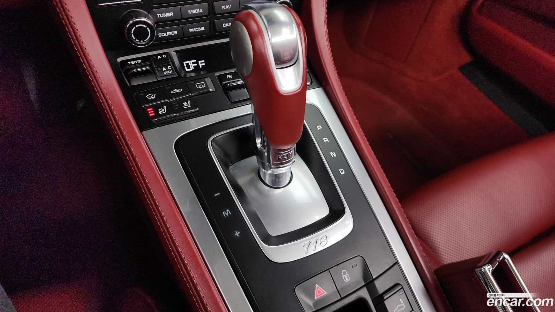 718 Porsche 2016.8-INNER-009