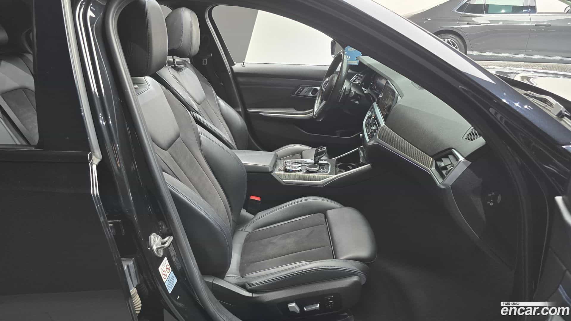 3-Series BMW 2021.0-INNER-010