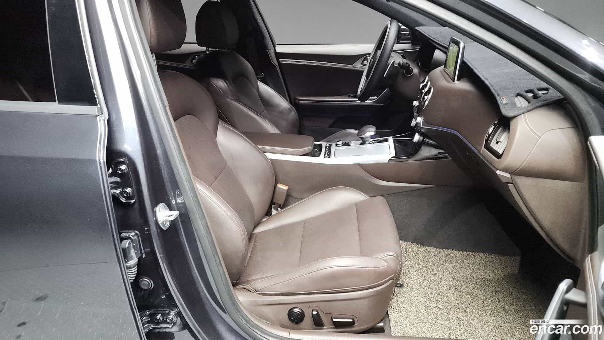 Stinger Kia 2018.6-OPTION-015