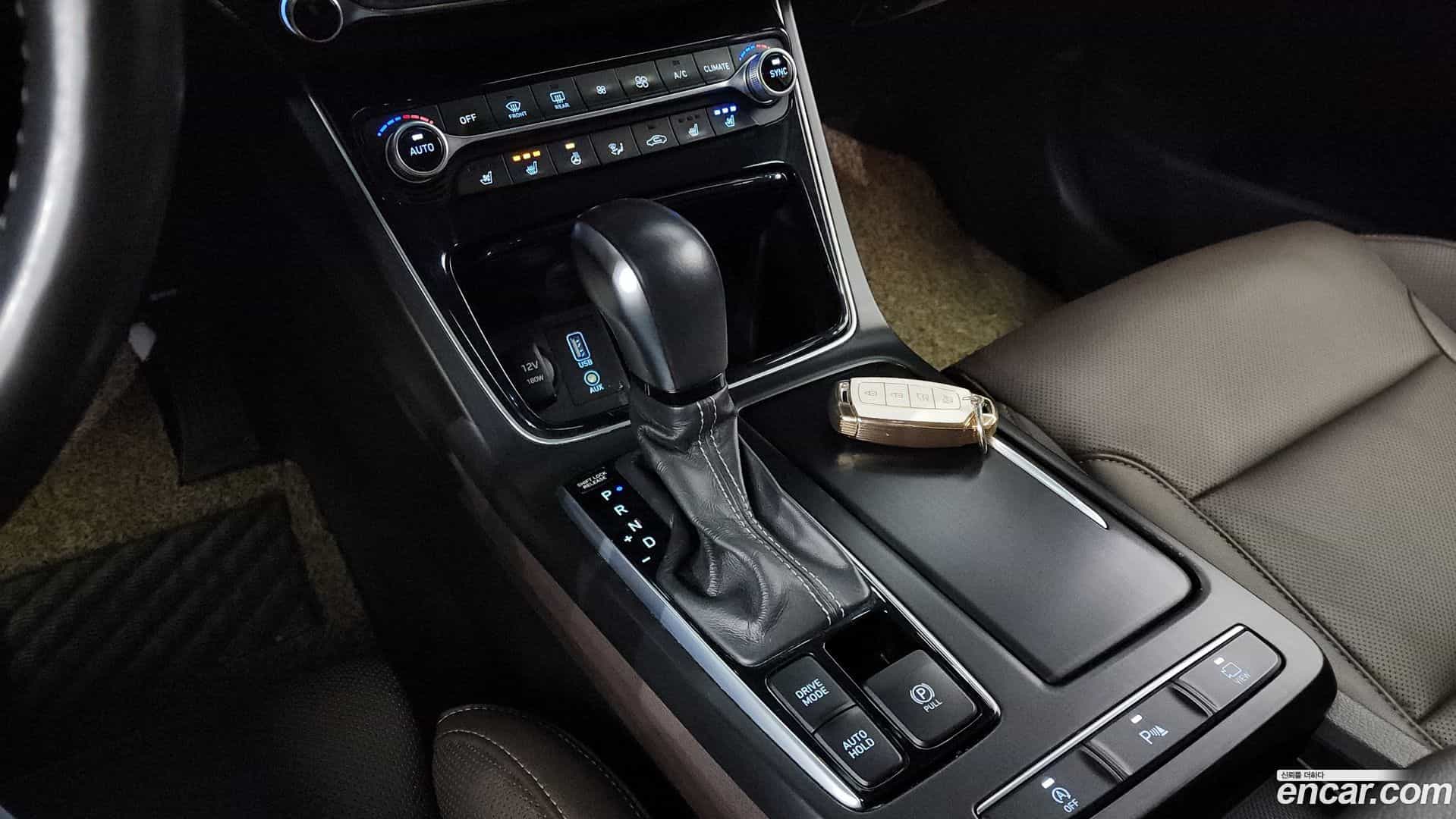 Grandeur Hyundai 2018.2-INNER-009