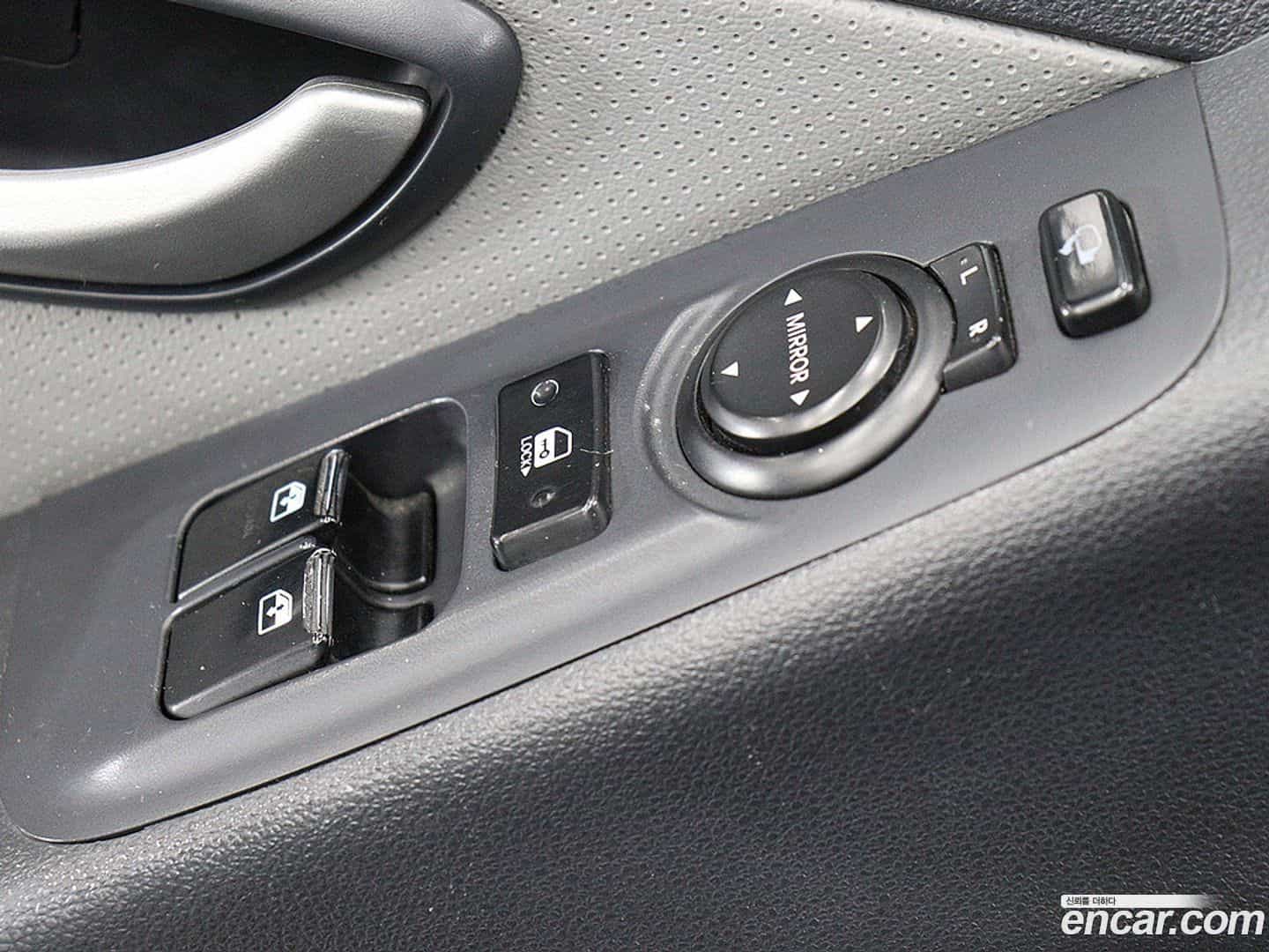 Starex Hyundai 2014.0-OPTION-015