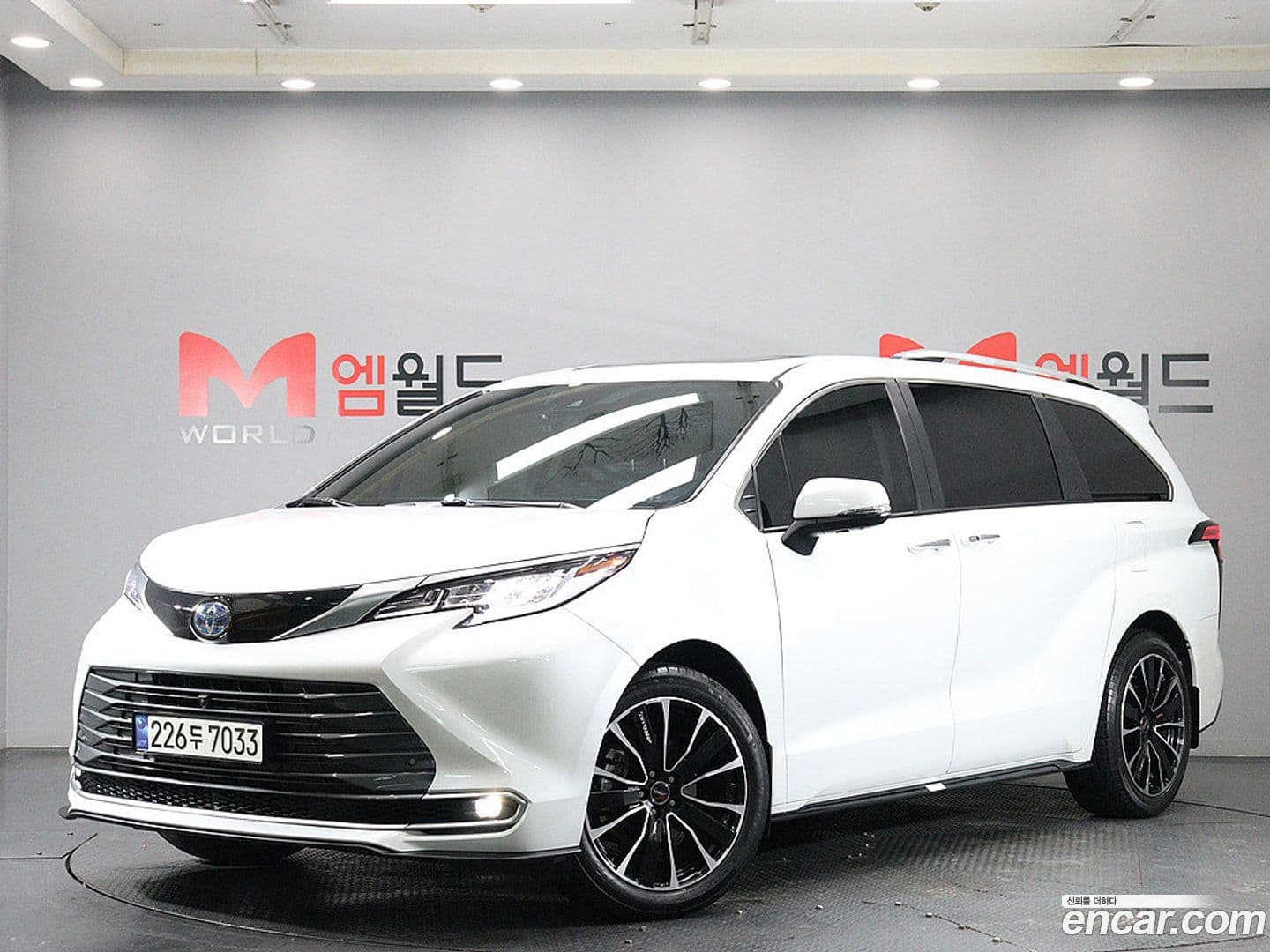 Main__Slider__Photo:Sienna Toyota 2023.0-0