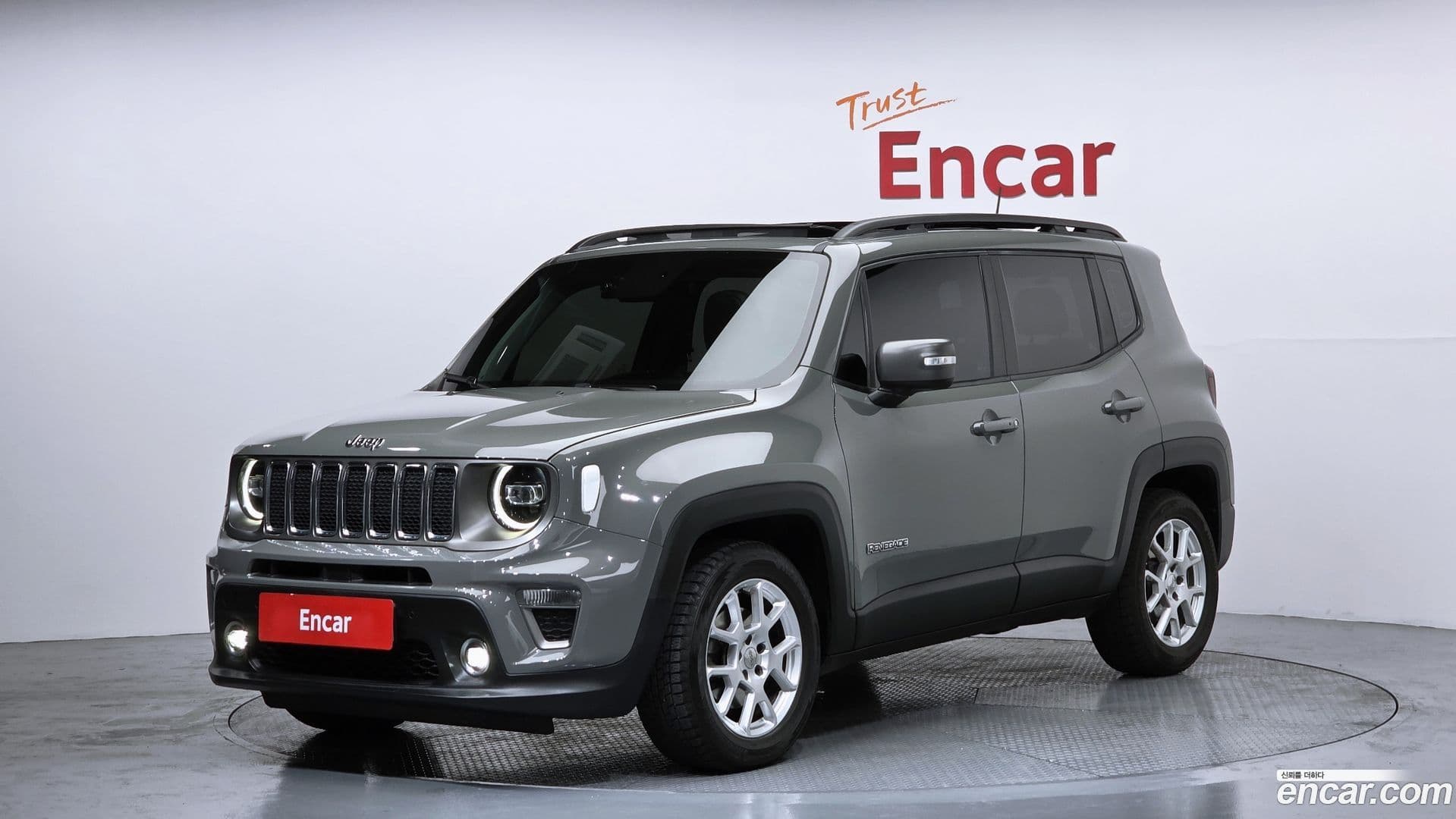 Main__Slider__Photo:Renegade Jeep 2020.6-0