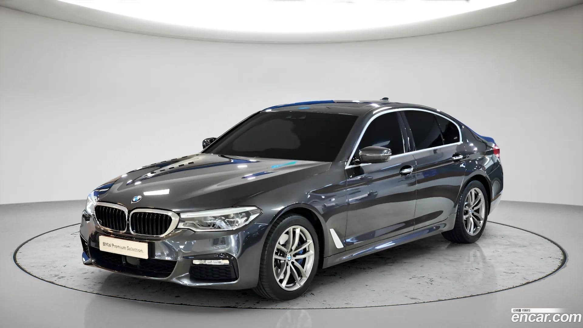 Main__Slider__Photo:5-Series BMW 2018.3-0