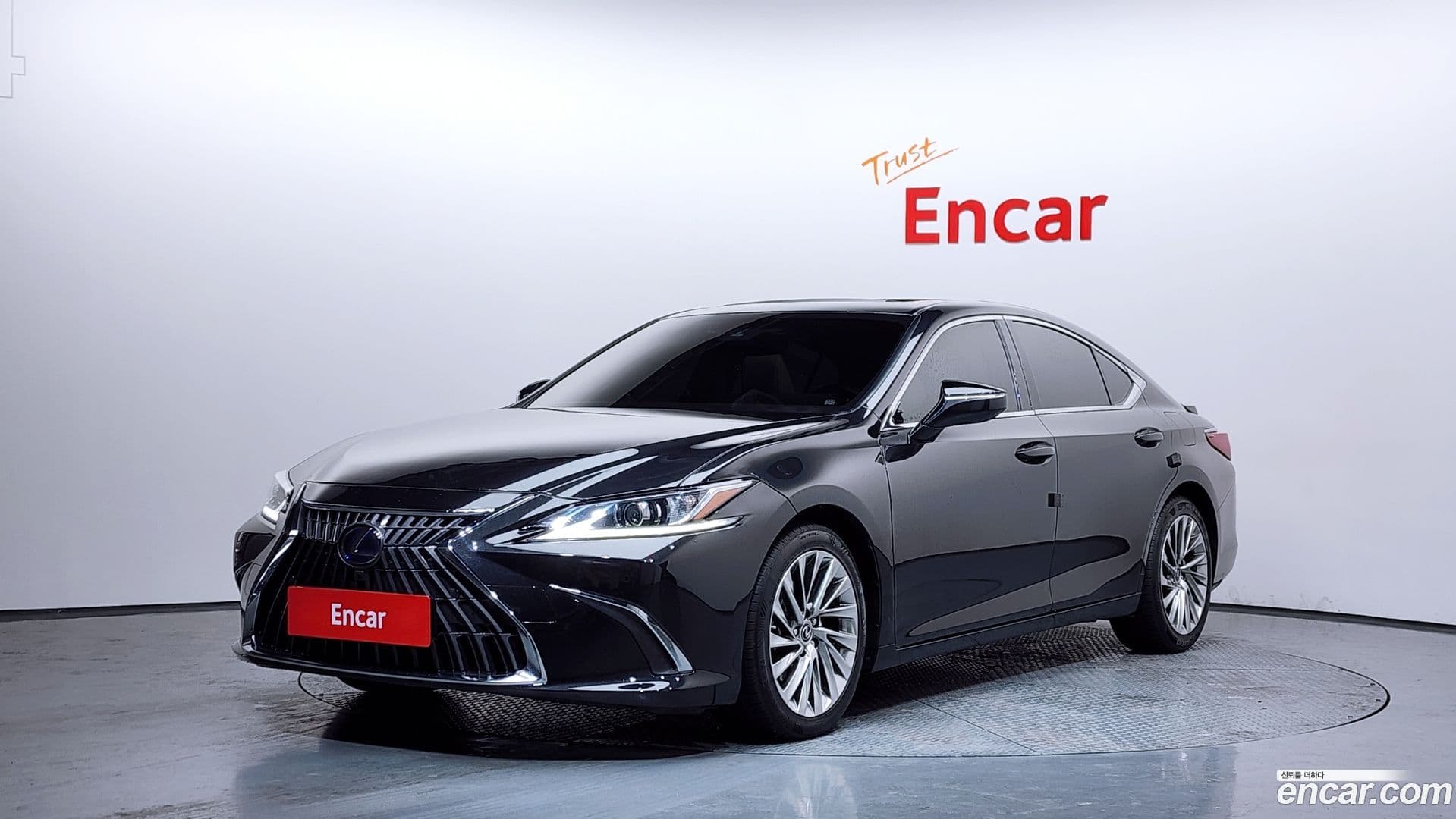 Main__Slider__Photo:ES Lexus 2022.0-0