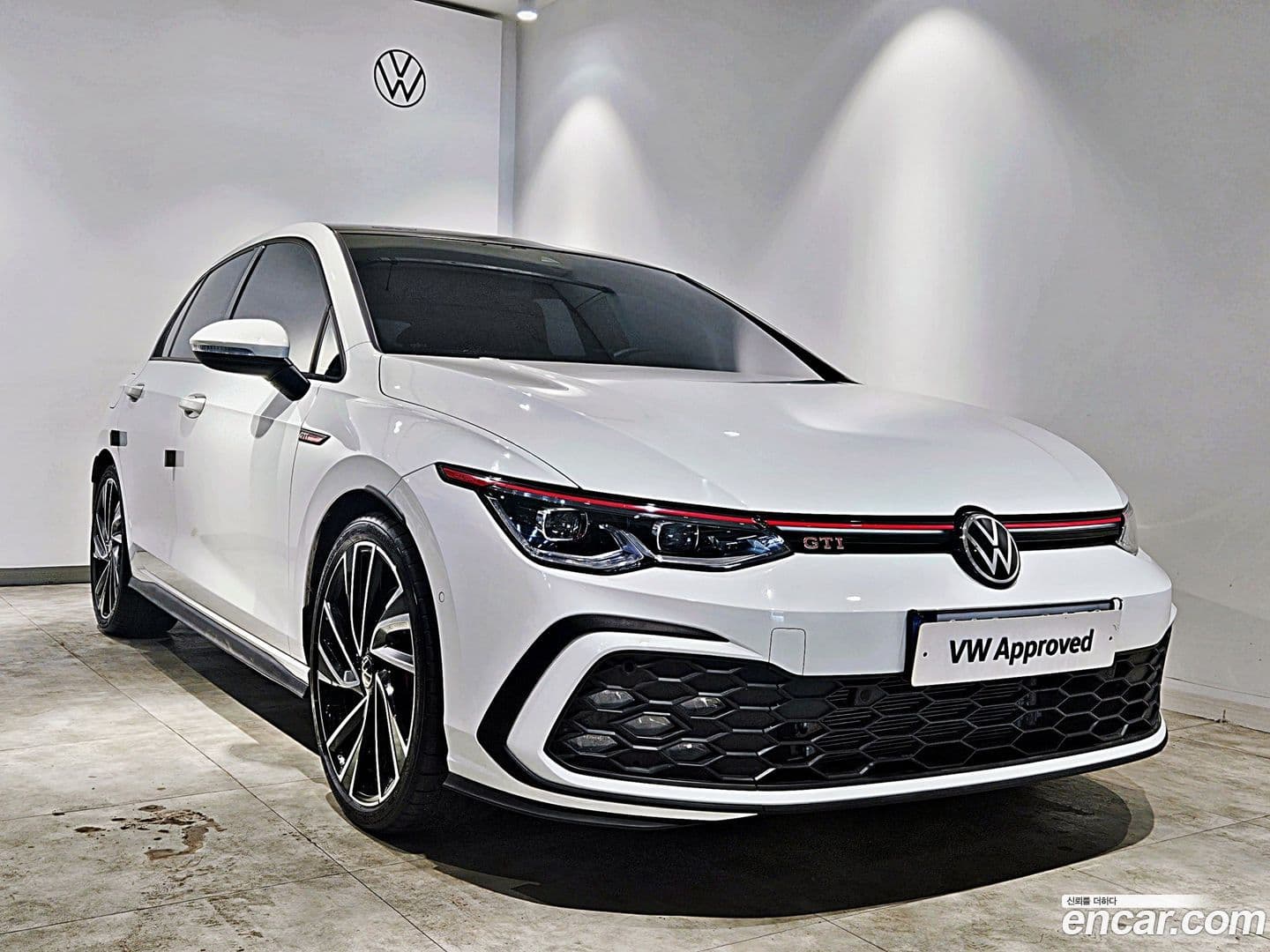 Main__Slider__Photo:Golf Volkswagen 2024.1-0