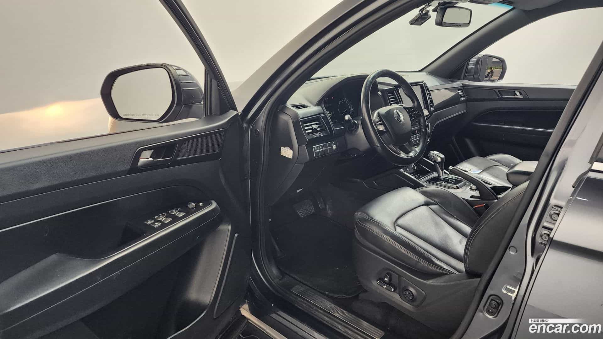 Rexton KG Mobility 2020.2-INNER-010