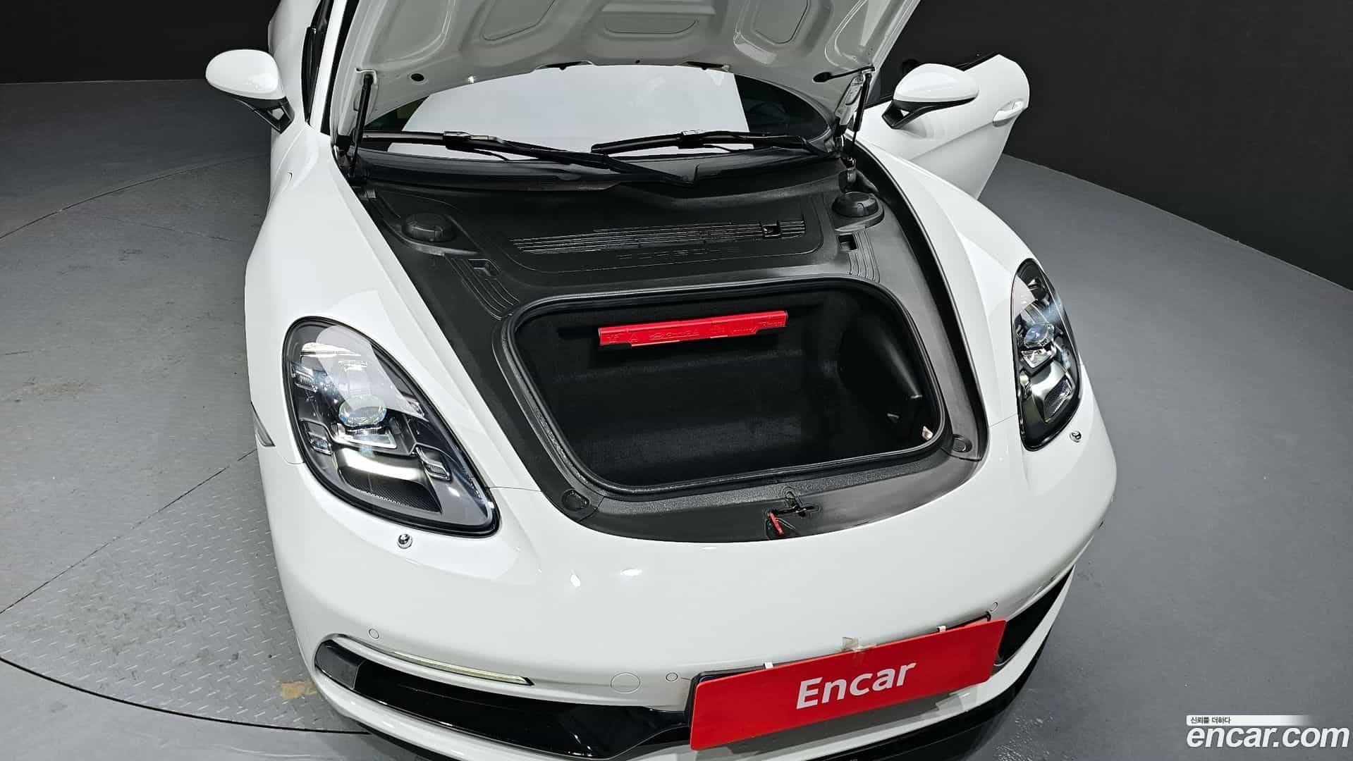 718 Porsche 2020.11-INNER-006