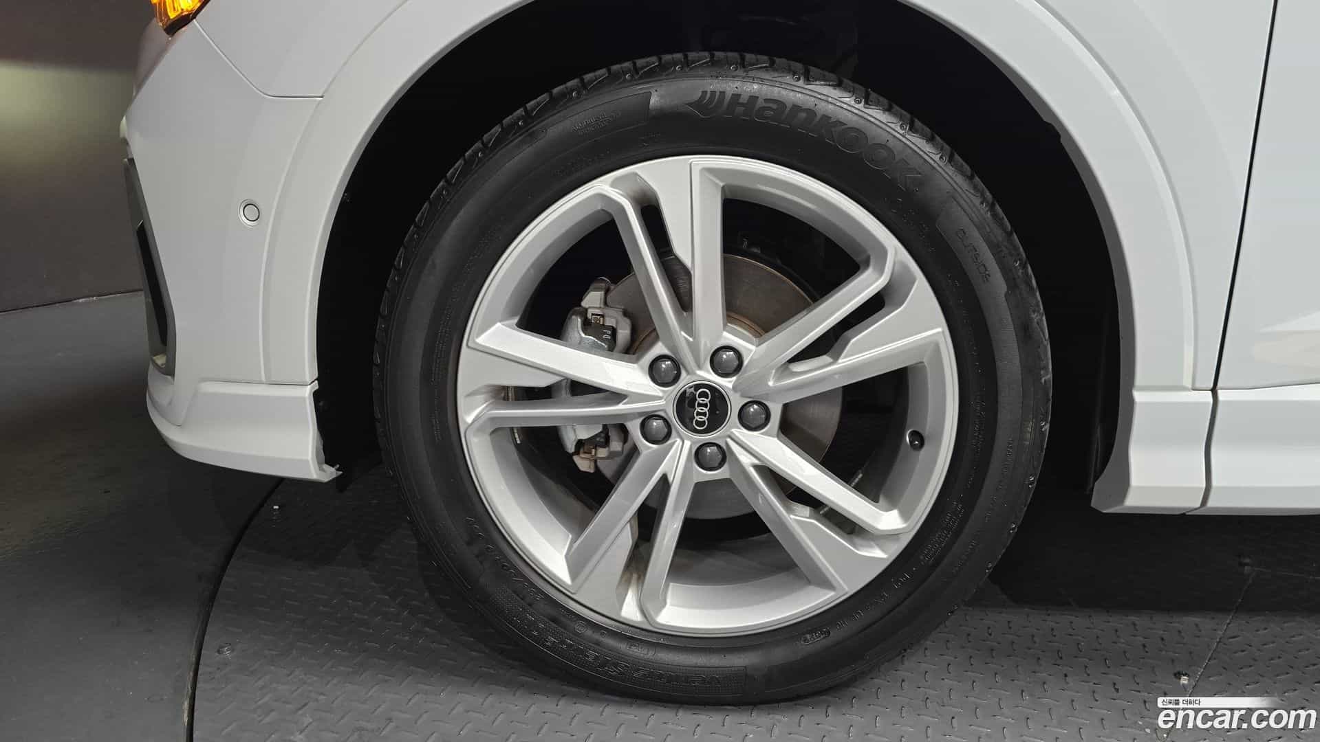Q3 Audi 2023.0-OUTER-005