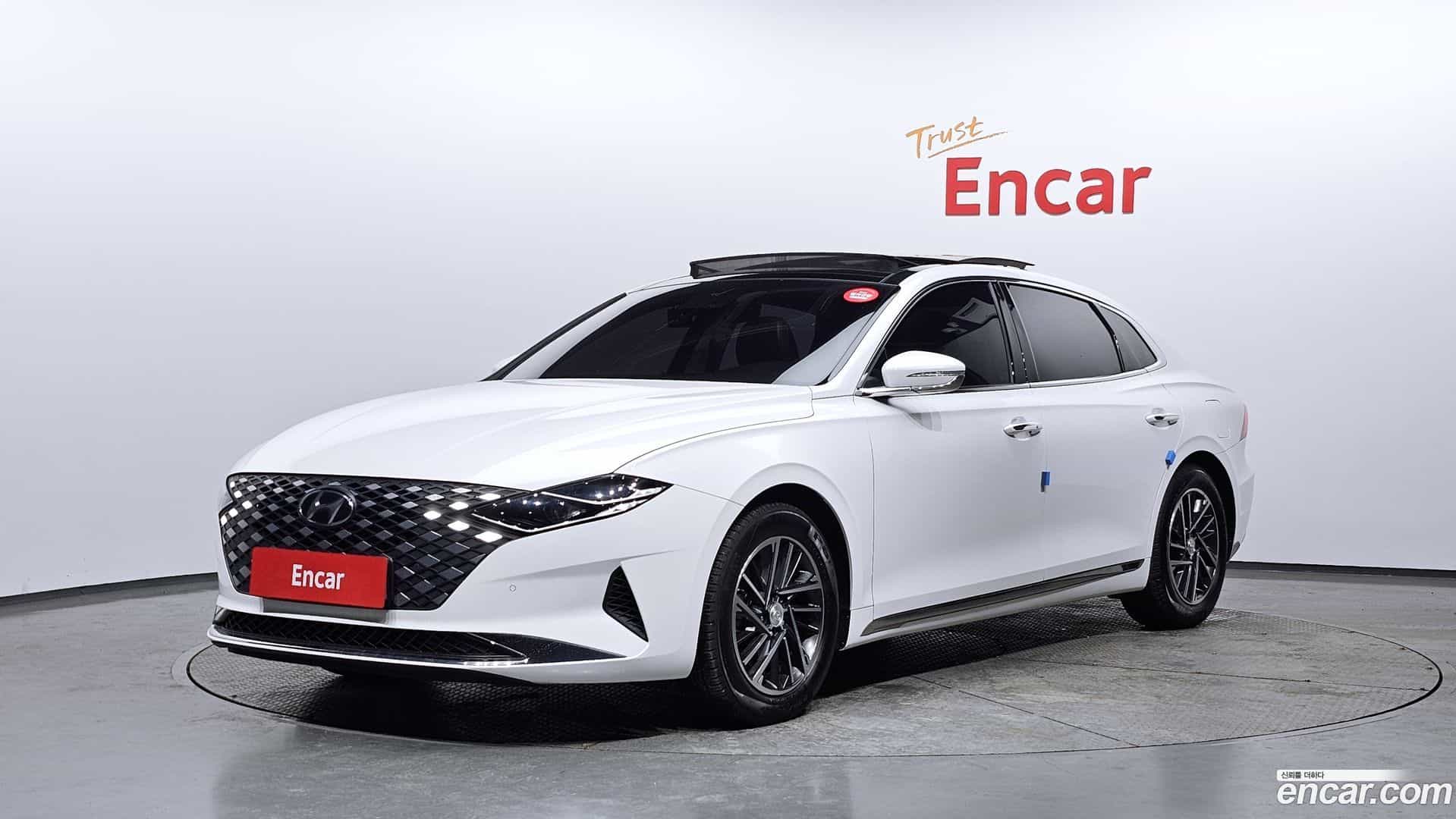 Grandeur Hyundai 2021.10-OUTER-001
