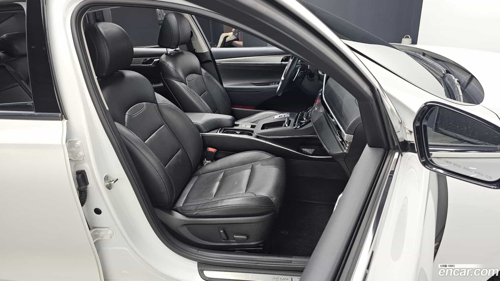 Grandeur Hyundai 2021.10-OPTION-016