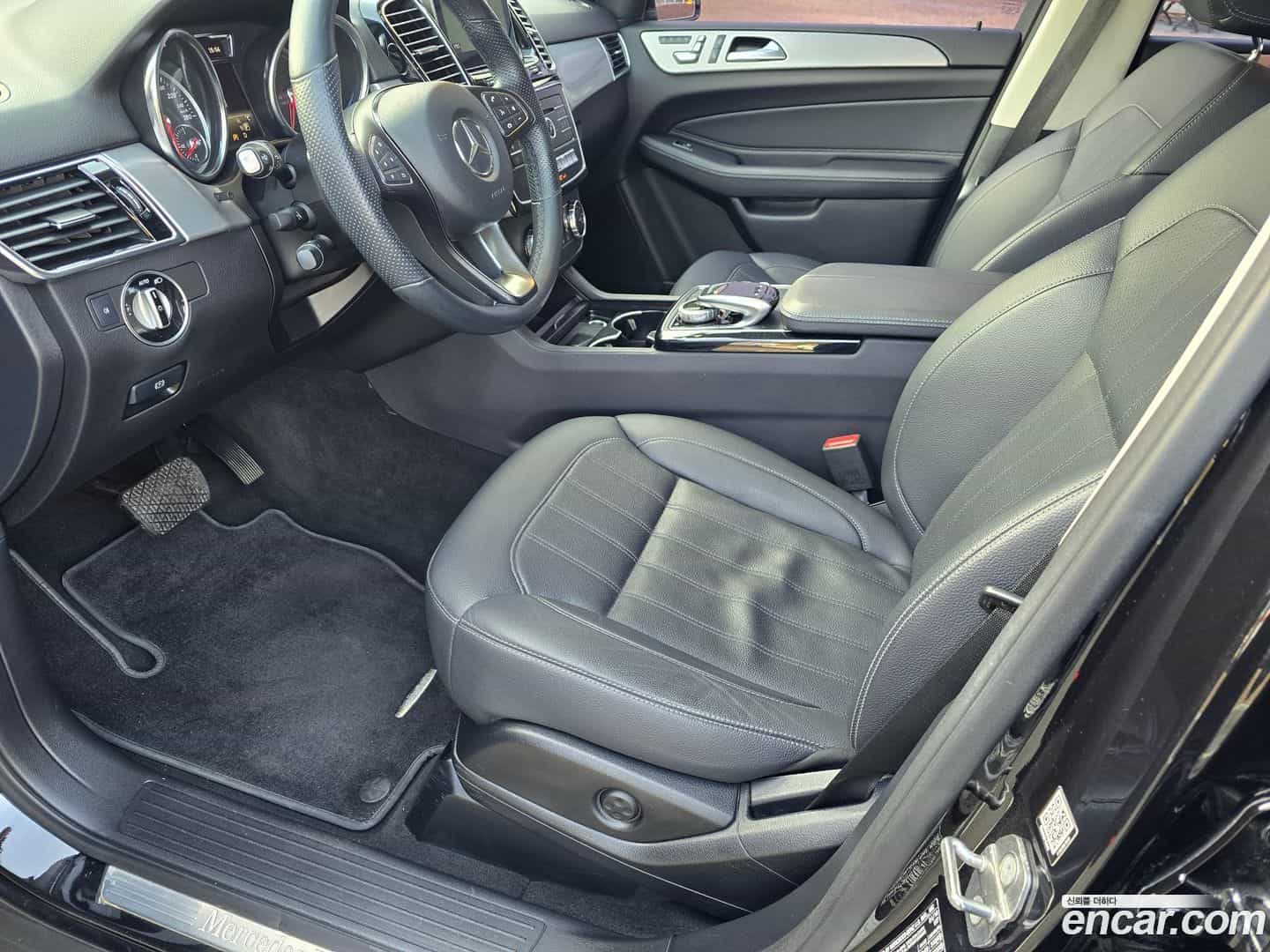 GLE-Class Mercedes-Benz 2018.5-INNER-008