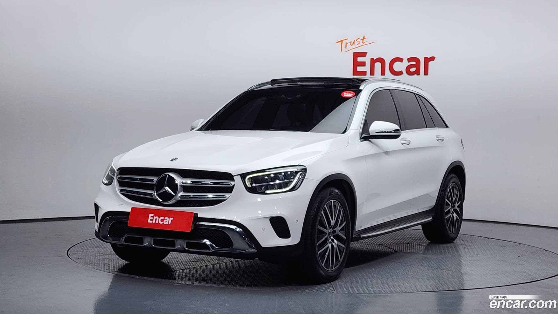Main__Slider__Photo:GLC-Class Mercedes-Benz 2020.0-0