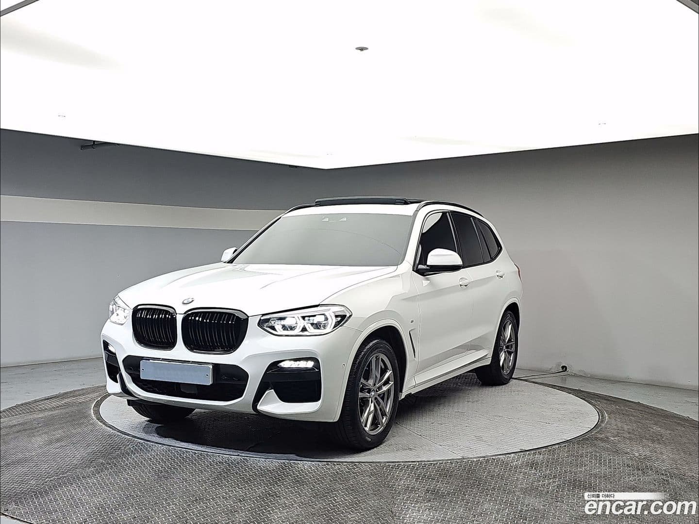Main__Slider__Photo:X3 BMW 2021.0-0