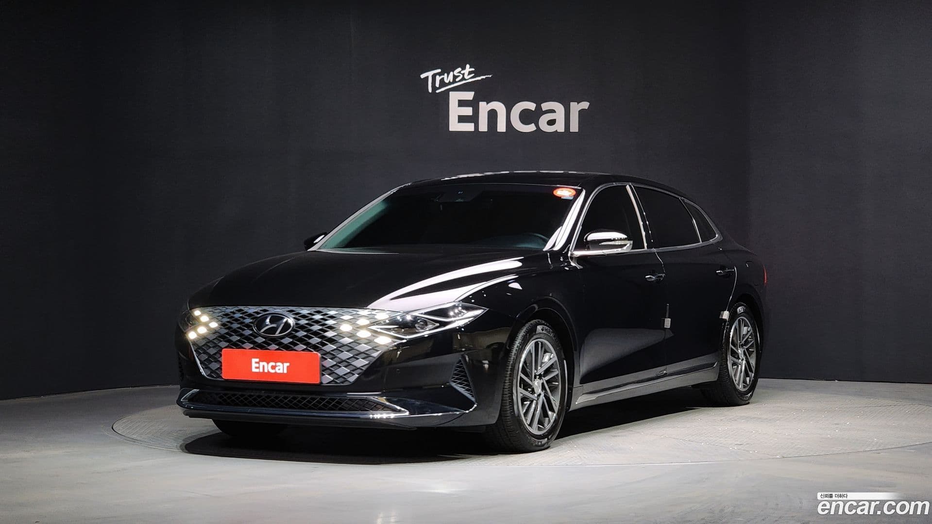 Main__Slider__Photo:Grandeur Hyundai 2022.5-0