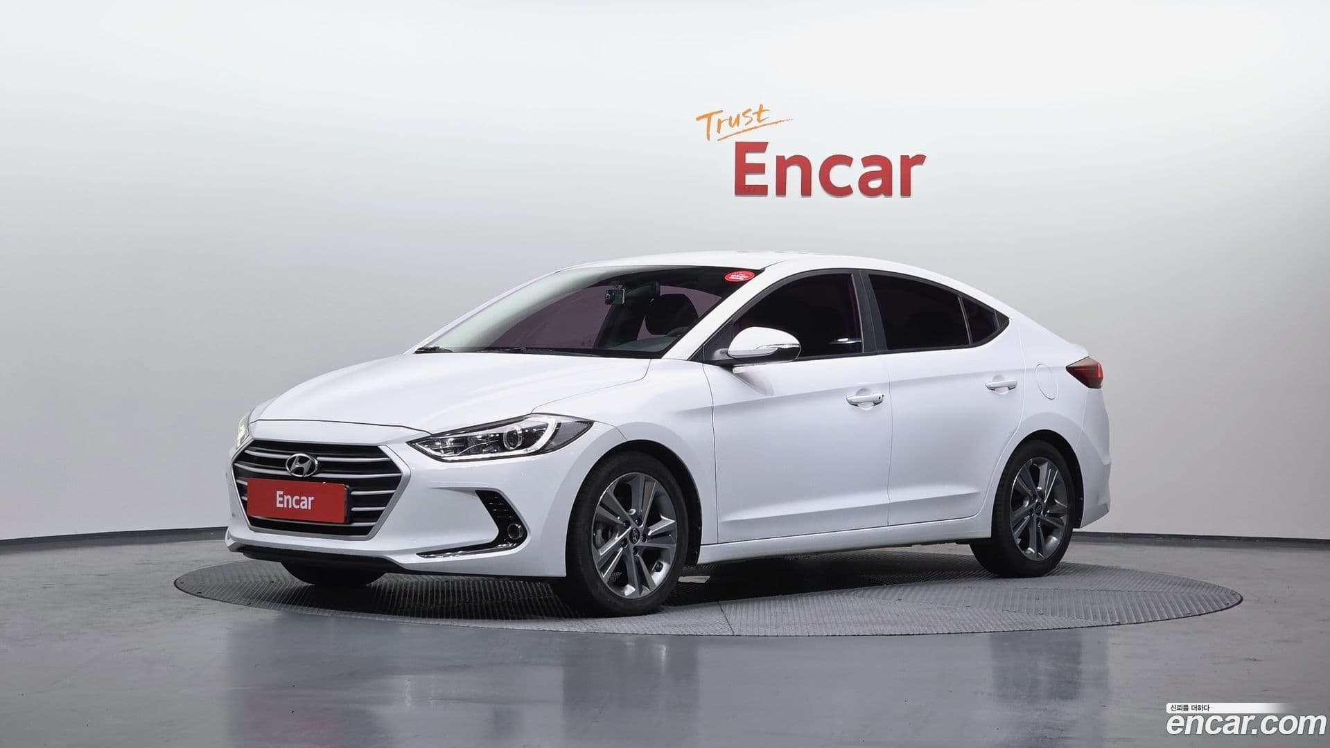 Main__Slider__Photo:AVANTE Hyundai 2016.9-0