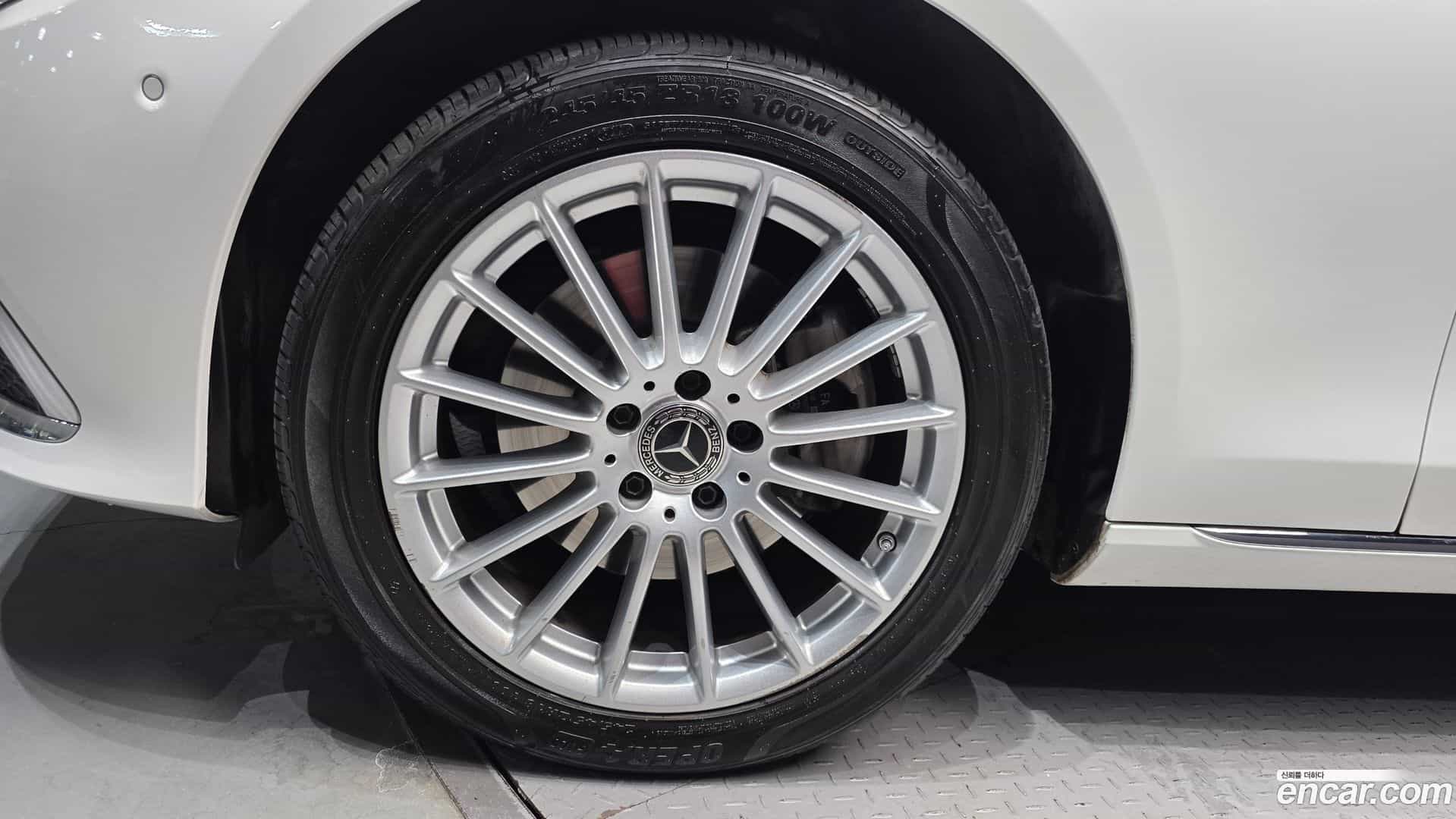 E-Class Mercedes-Benz 2023.7-OUTER-005