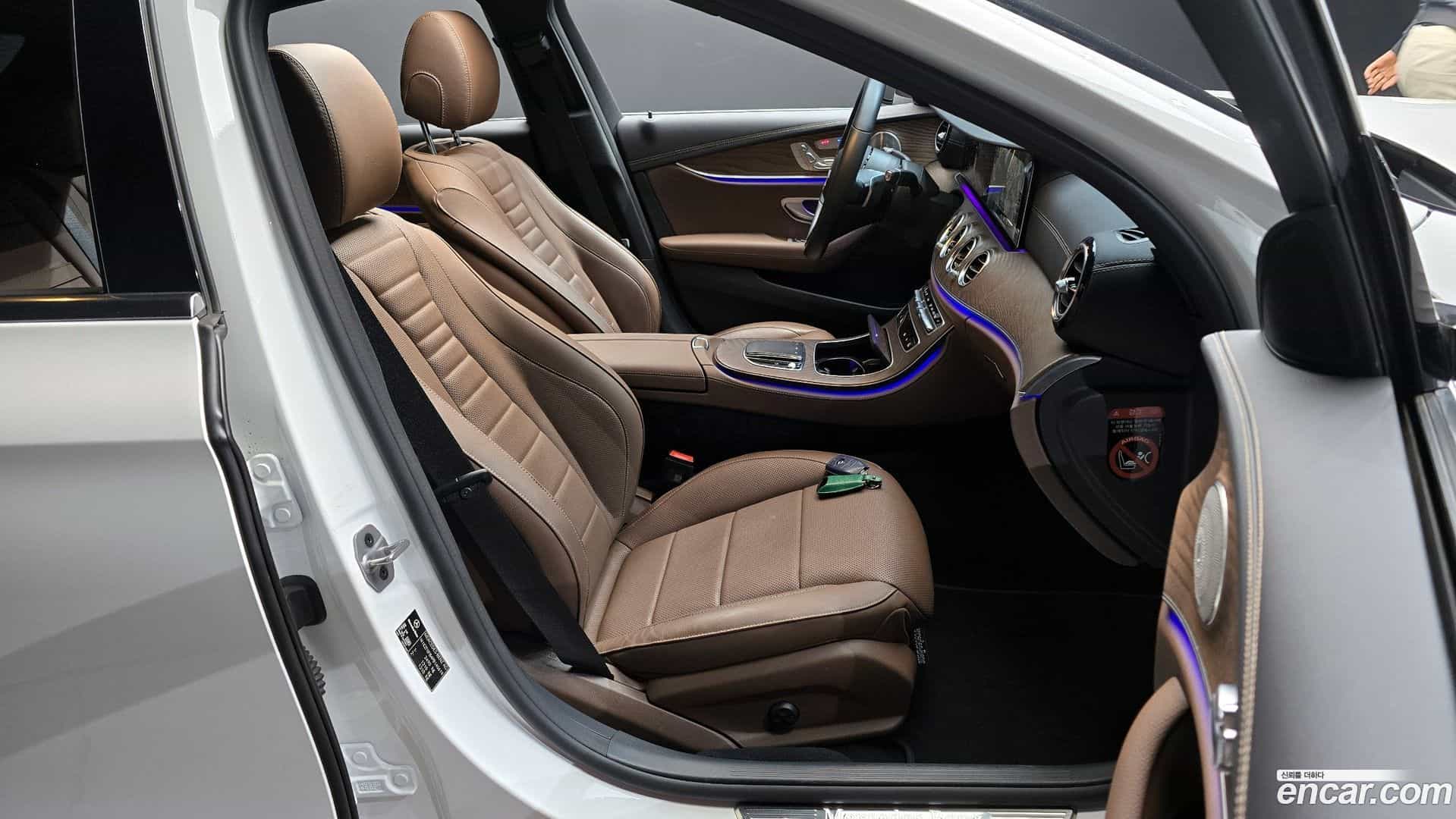 E-Class Mercedes-Benz 2023.7-INNER-010