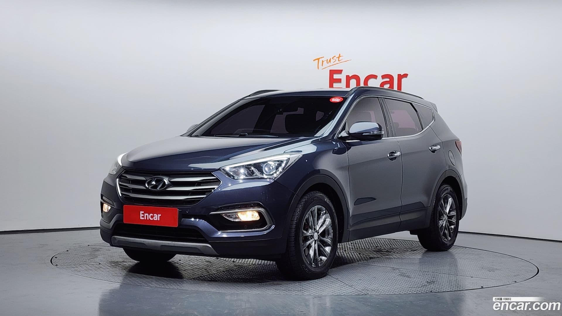 Main__Slider__Photo:Santafe Hyundai 2017.8-0