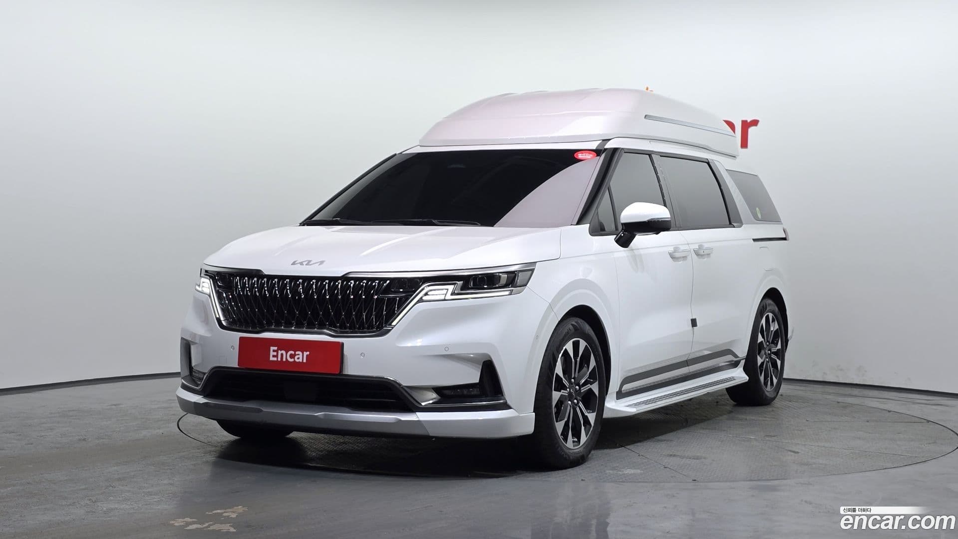 Main__Slider__Photo:Canival Kia 2023.4-0