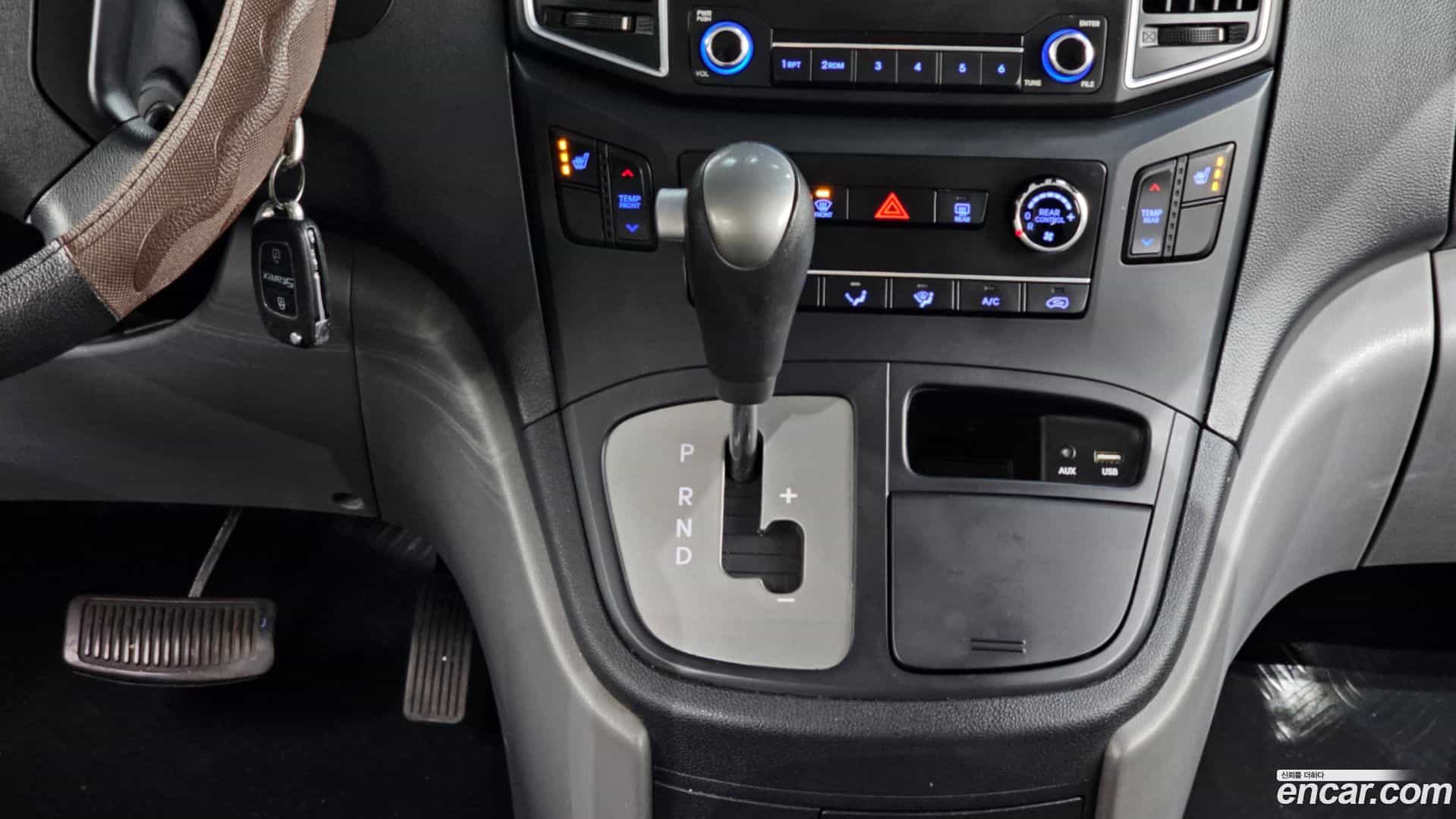 Starex Hyundai 2017.0-INNER-009