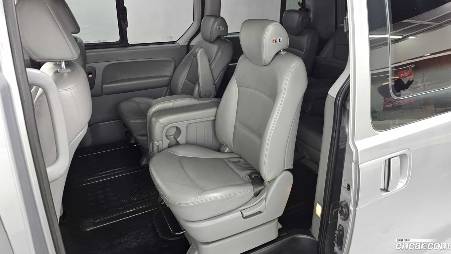 Starex Hyundai 2017.0-OPTION-015
