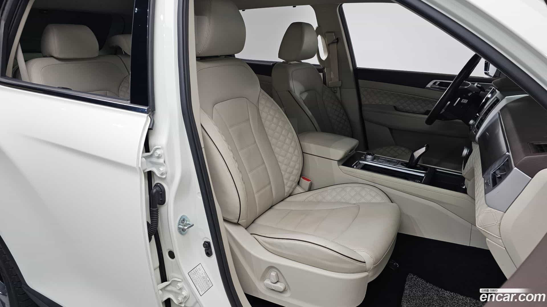Rexton KG Mobility 2021.7-INNER-010