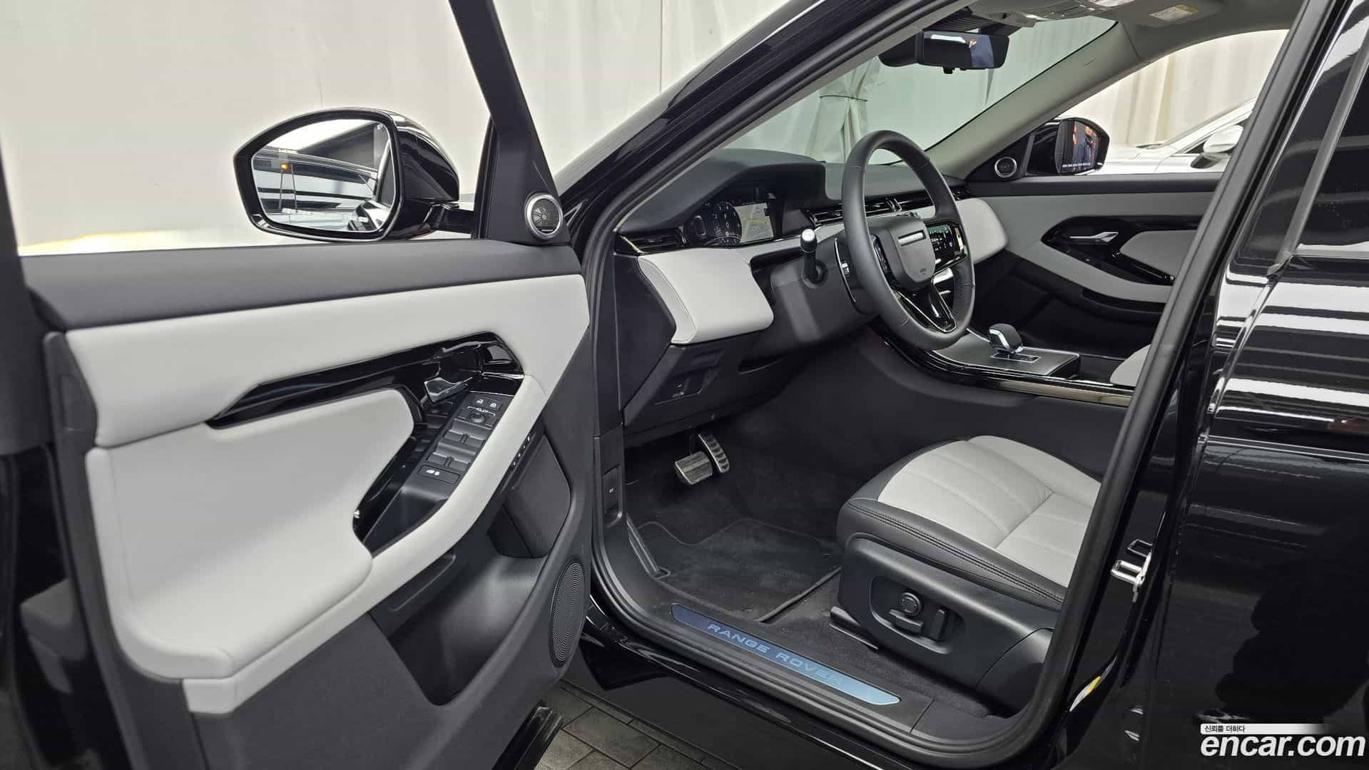 Range Rover Evoque Land Rover 2025.5-INNER-010