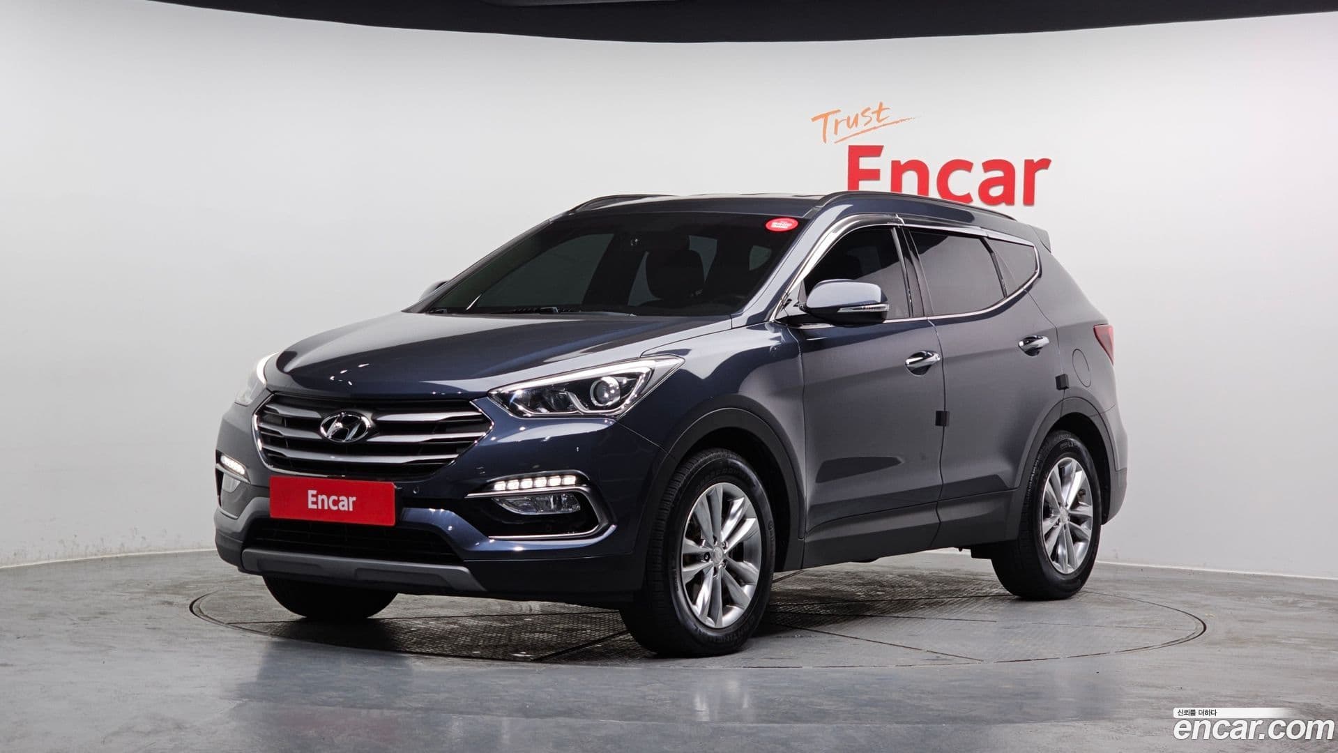 Main__Slider__Photo:Santafe Hyundai 2018.1-0