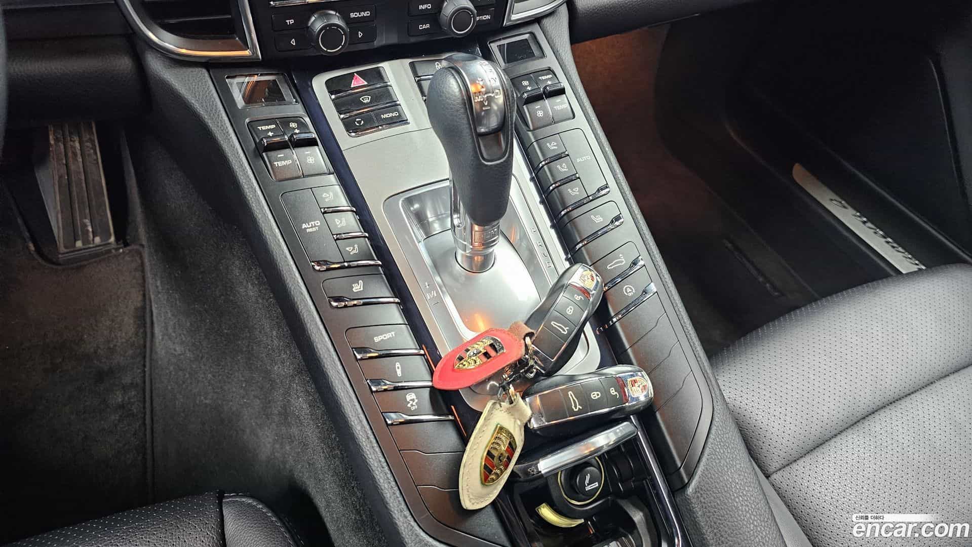 Panamera Porsche 2012.1-INNER-009