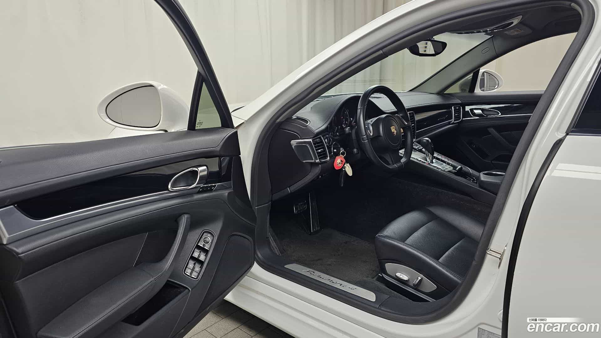 Panamera Porsche 2012.1-INNER-010