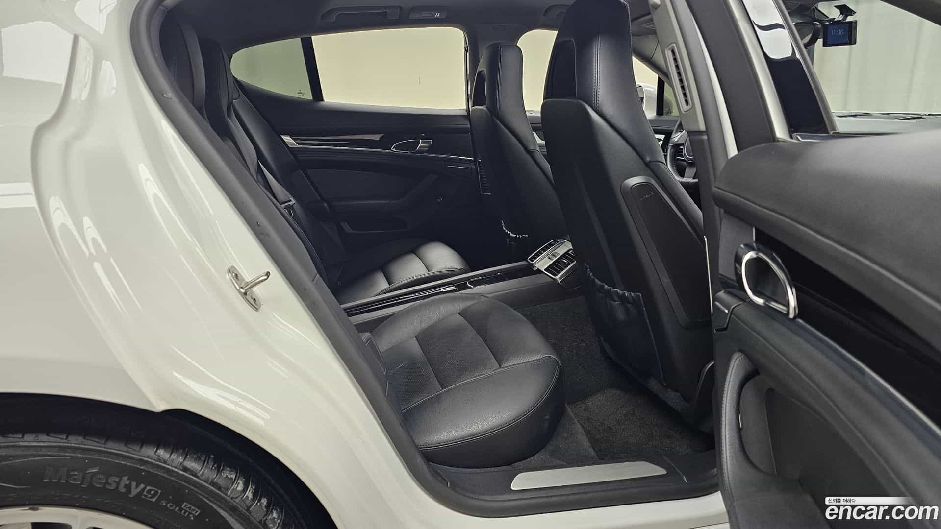Panamera Porsche 2012.1-OPTION-016