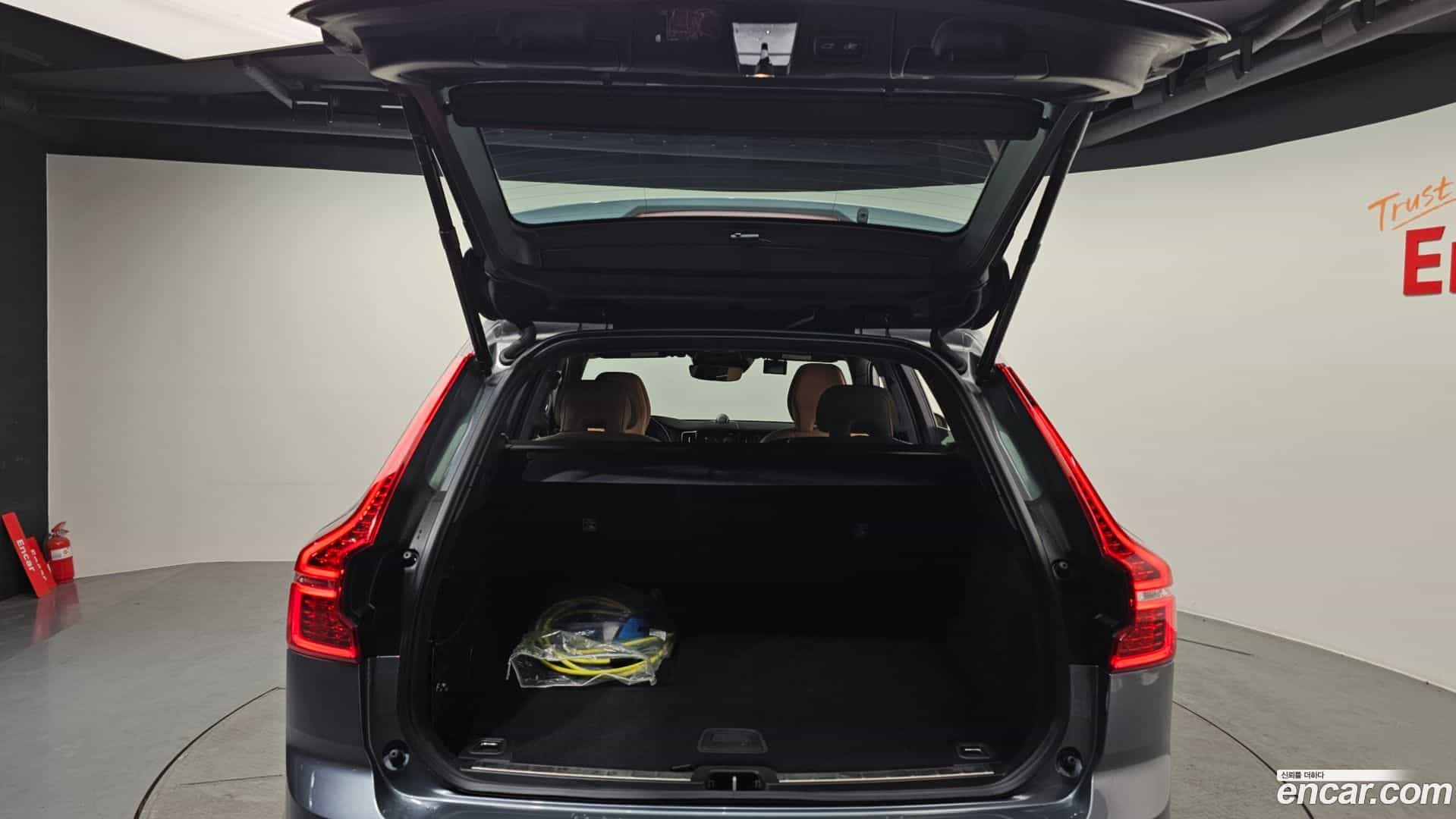XC60 Volvo 2020.0-OPTION-024
