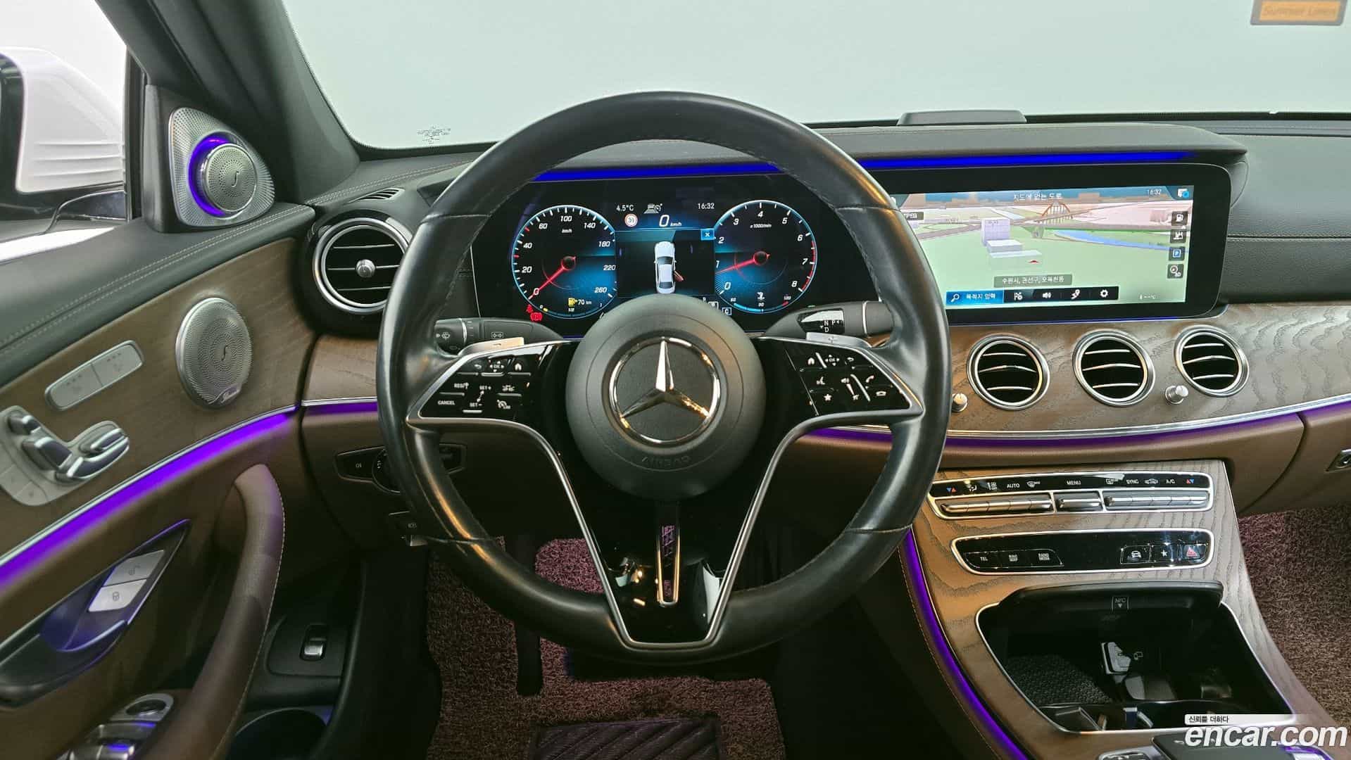 E-Class Mercedes-Benz 2020.11-OPTION-017