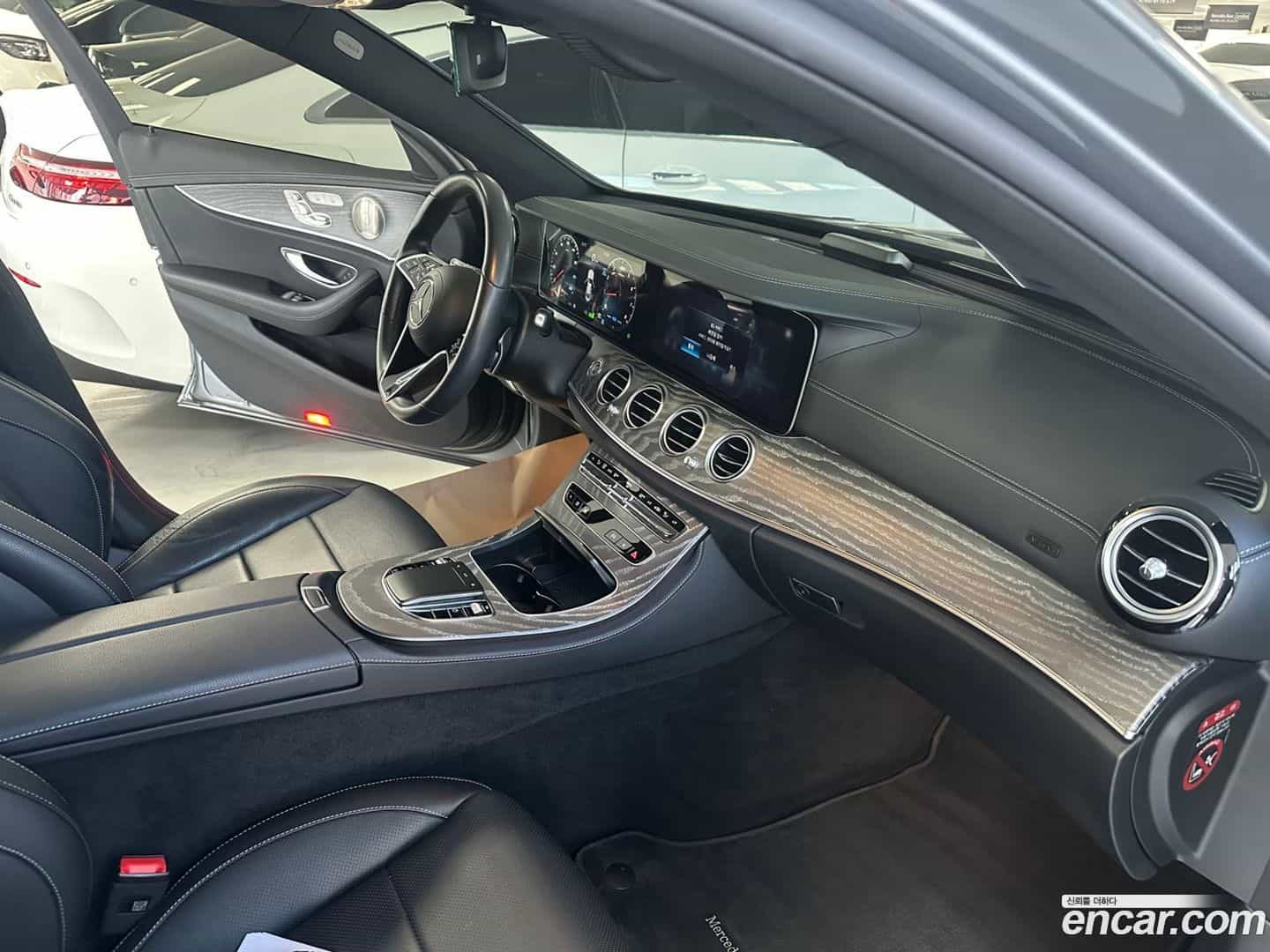 E-Class Mercedes-Benz 2022.11-OPTION-017