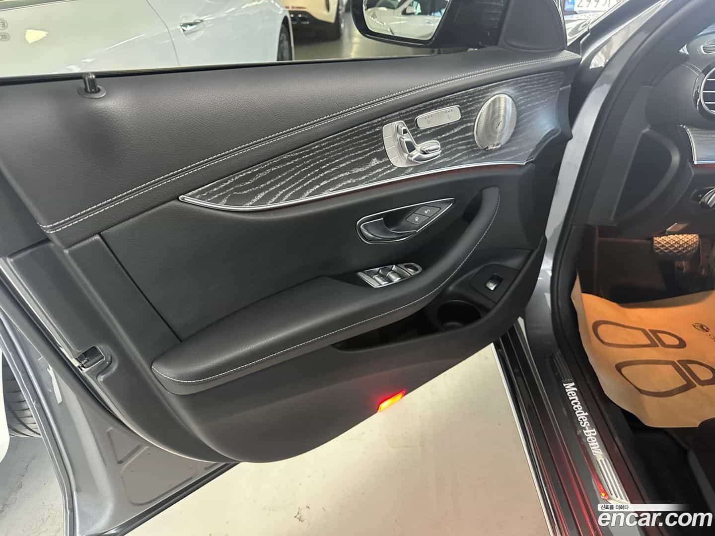 E-Class Mercedes-Benz 2022.11-OPTION-019